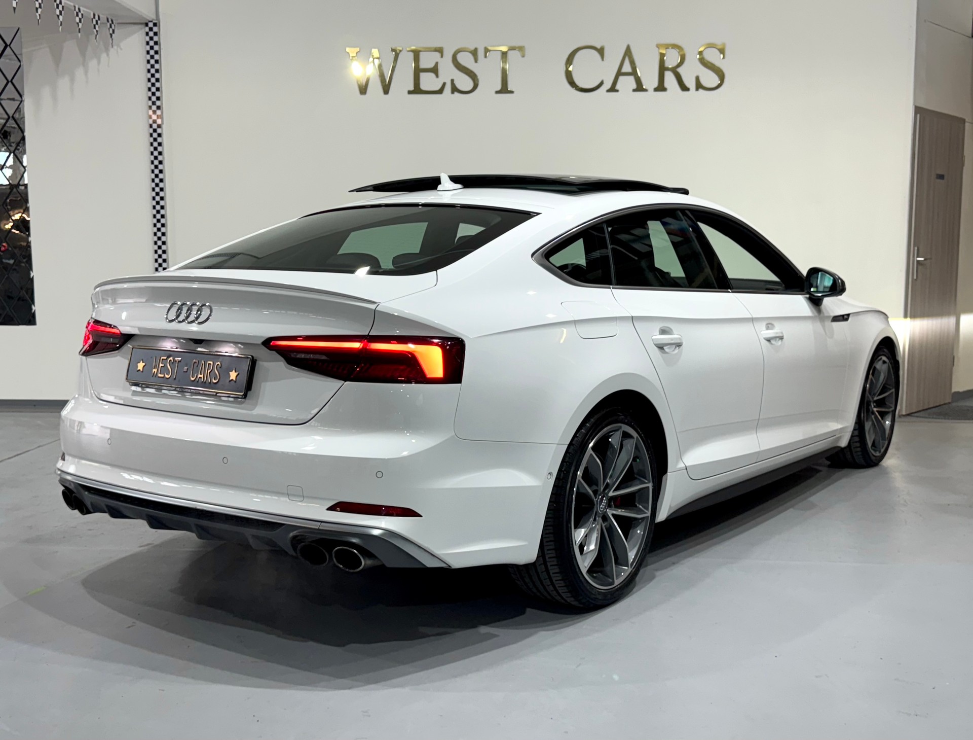 AUDI S5 Sportback 3.0 TFSI quattro tiptronic **Vollausstattung**-image-3