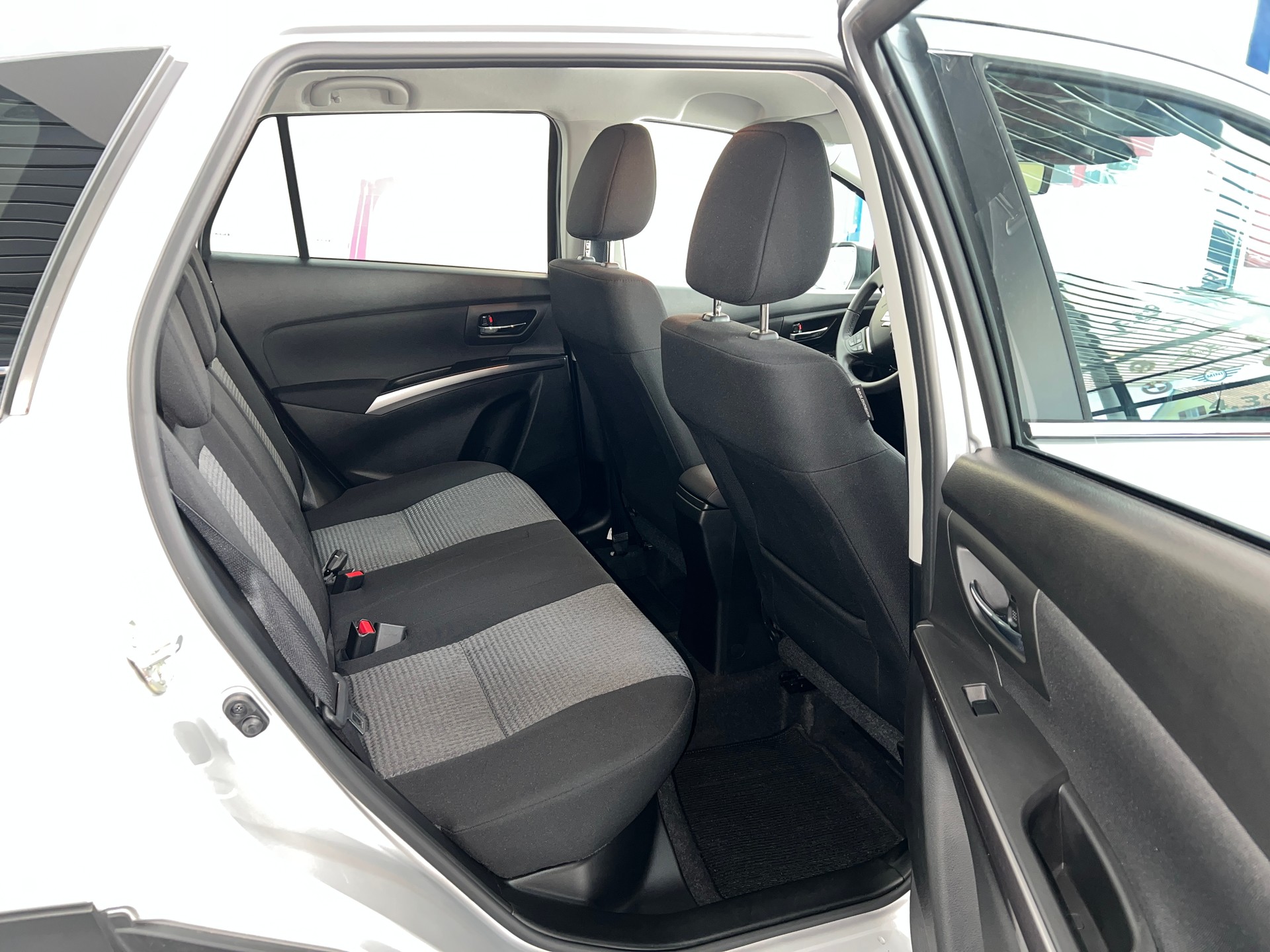 SUZUKI S-Cross 1.4 16V Compact+ MHD 4WD Automatic-image-5