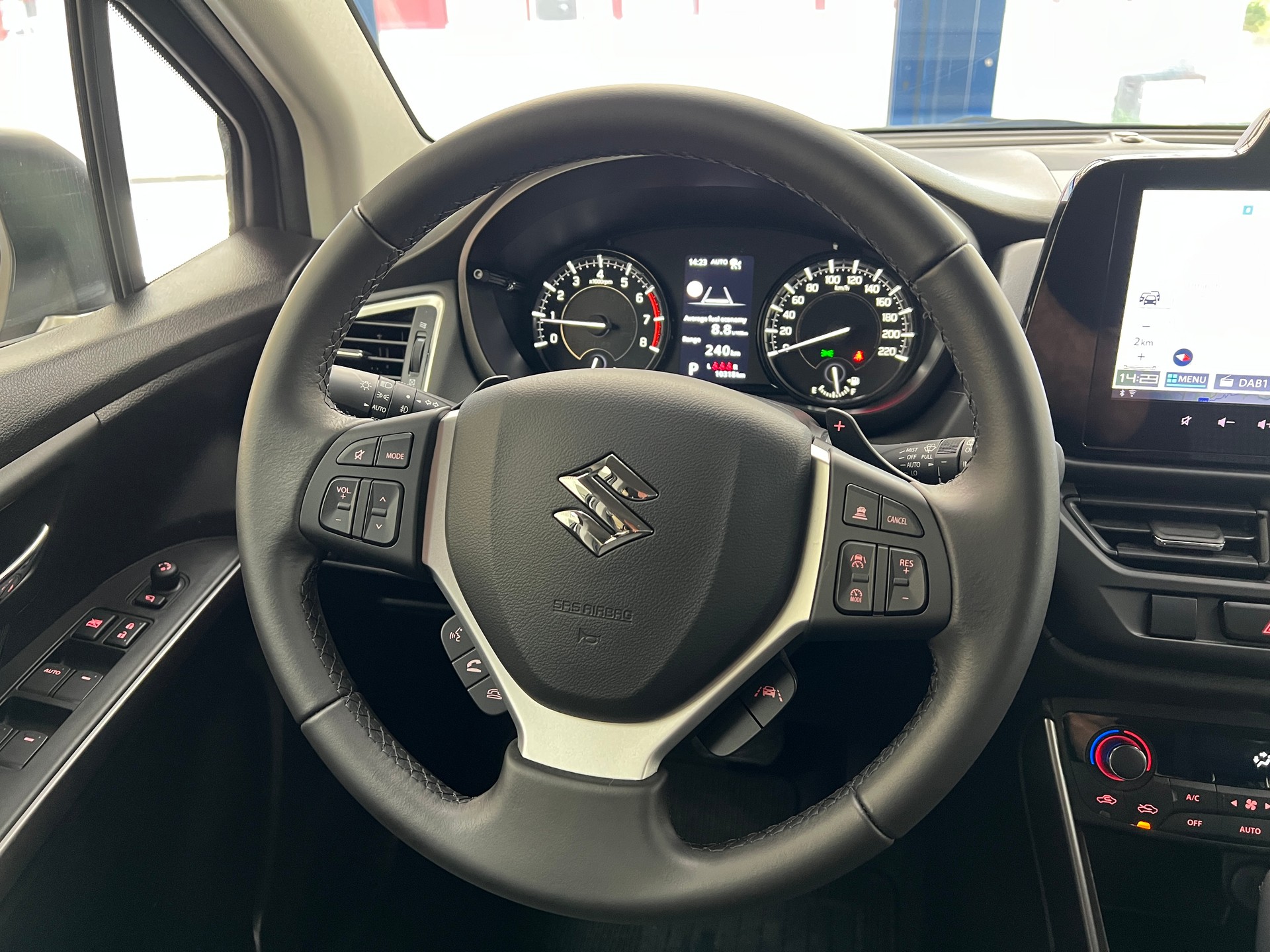 SUZUKI S-Cross 1.4 16V Compact+ MHD 4WD Automatic-image-10
