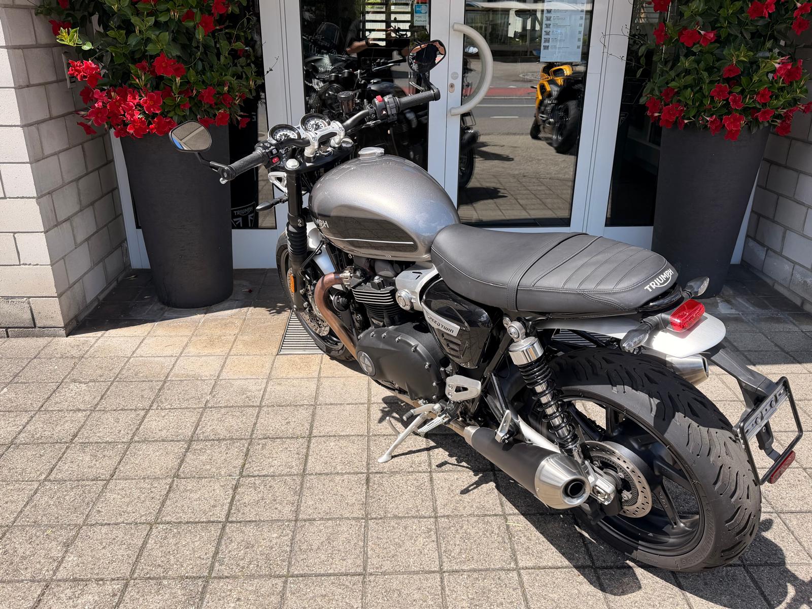 TRIUMPH Speed Twin 1200-image-4