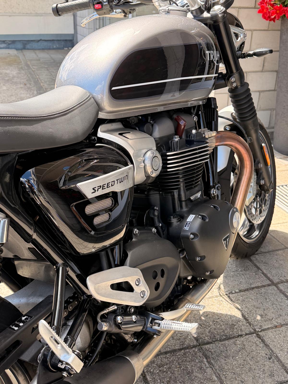 TRIUMPH Speed Twin 1200-image-9