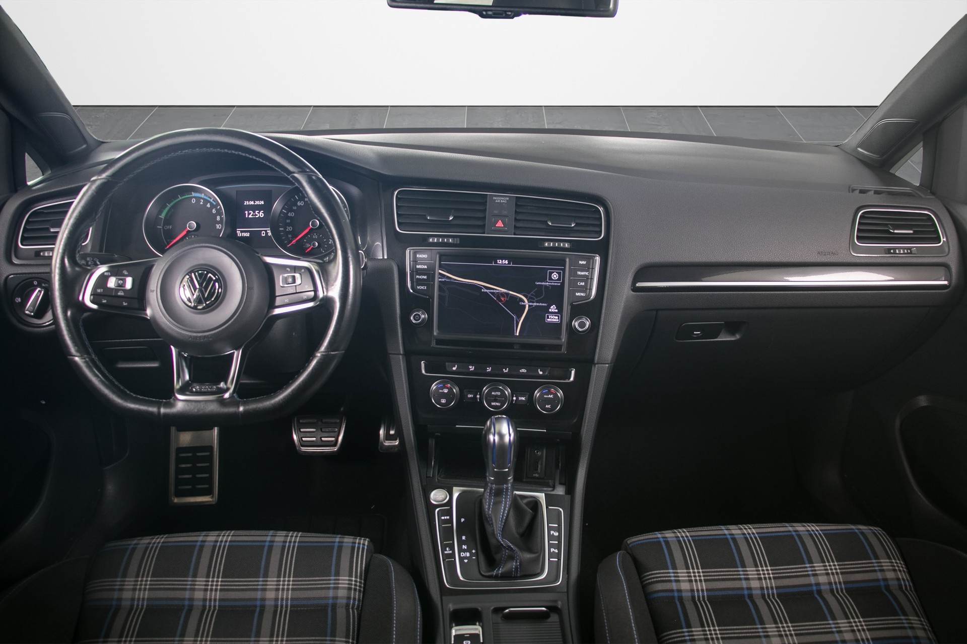 VW Golf 1.4 TSI GTE DSG-showroom-element-3