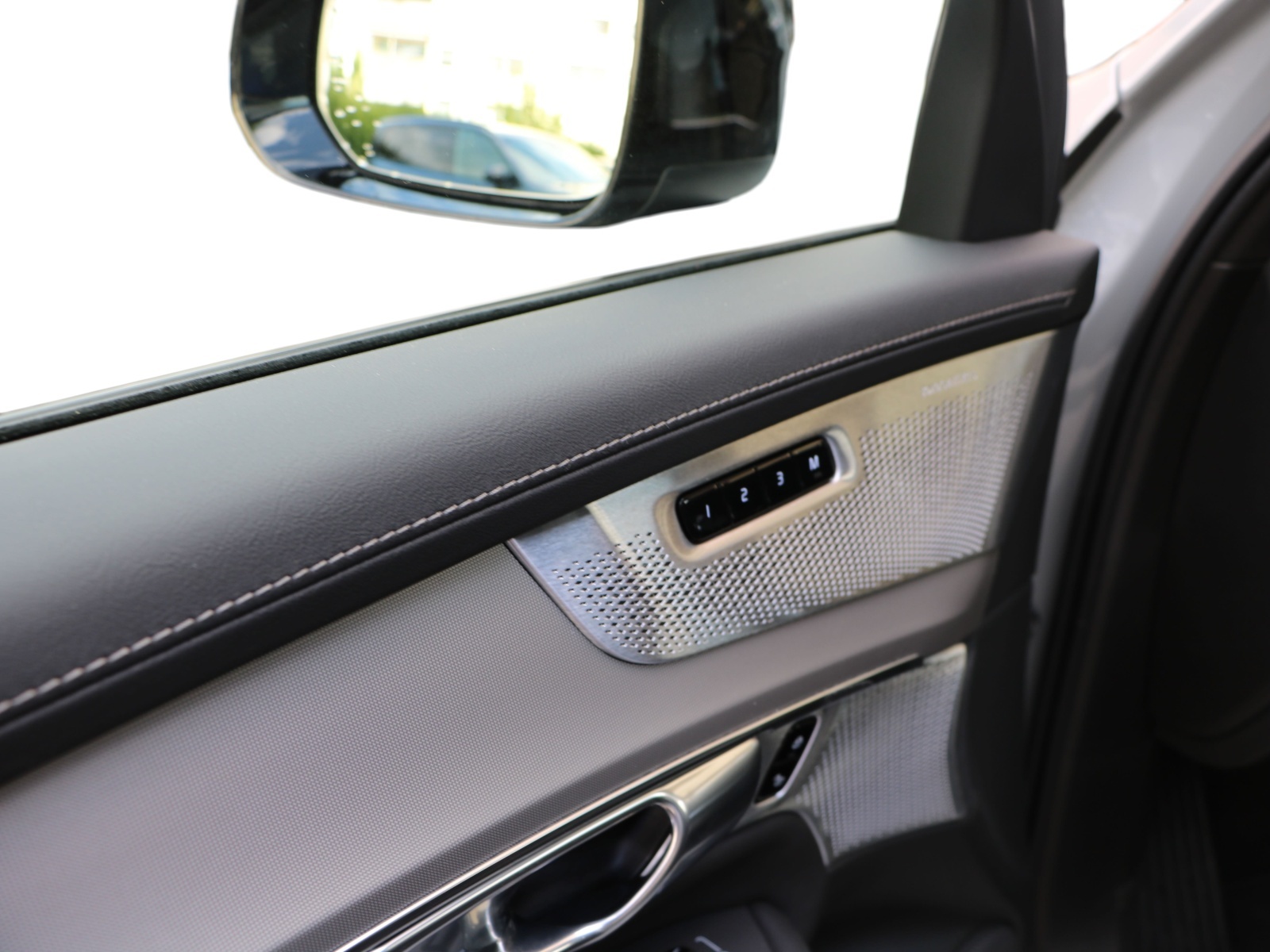 VOLVO XC90 T8 AWD PluginHybrid Dark Edition Geartronic-image-17