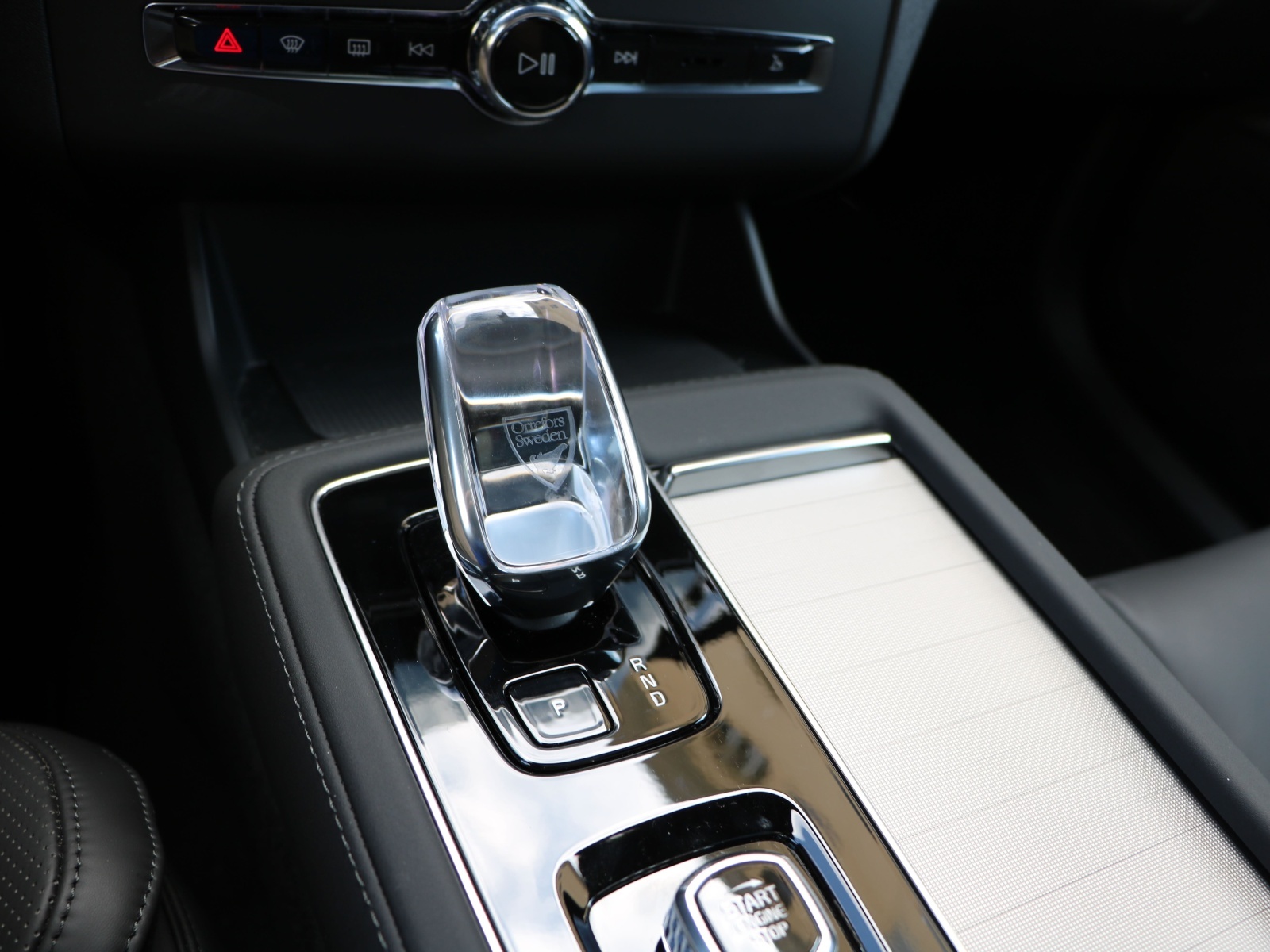 VOLVO XC90 T8 AWD PluginHybrid Dark Edition Geartronic-image-19