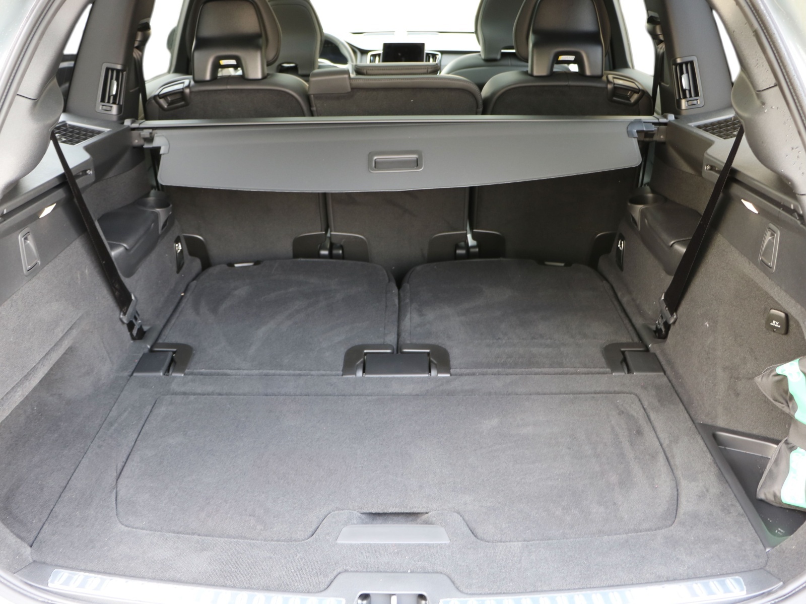 VOLVO XC90 T8 AWD PluginHybrid Dark Edition Geartronic-image-14
