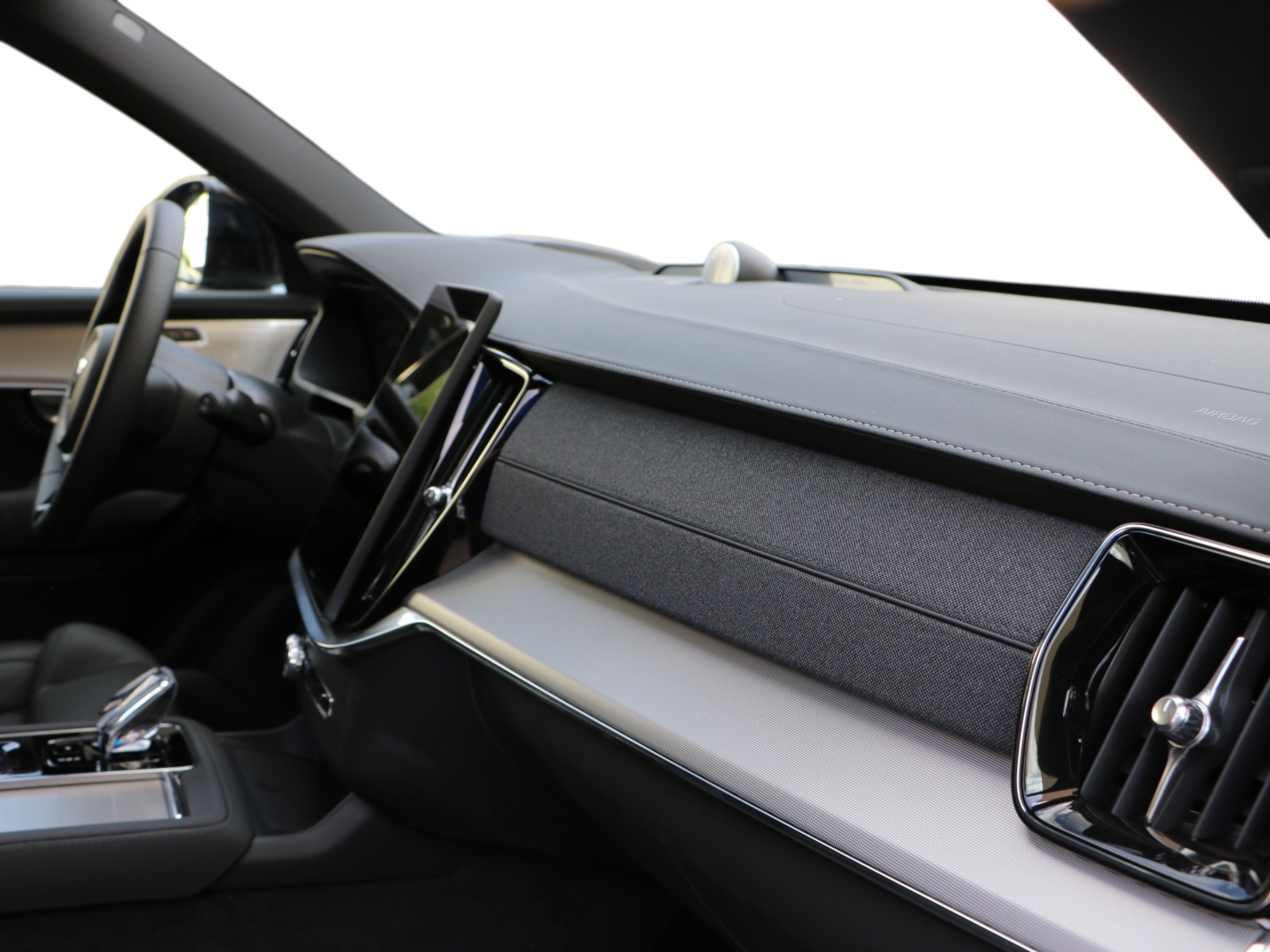 VOLVO XC90 T8 AWD PluginHybrid Dark Edition Geartronic-image-11