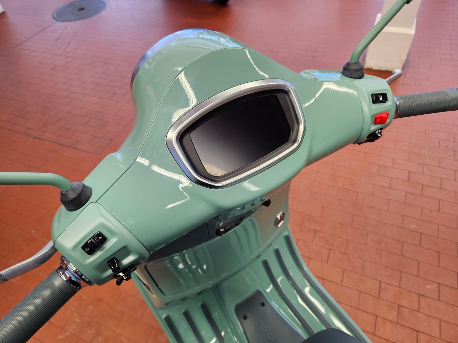 PIAGGIO GTS 310 80th Euro 5+-image-7