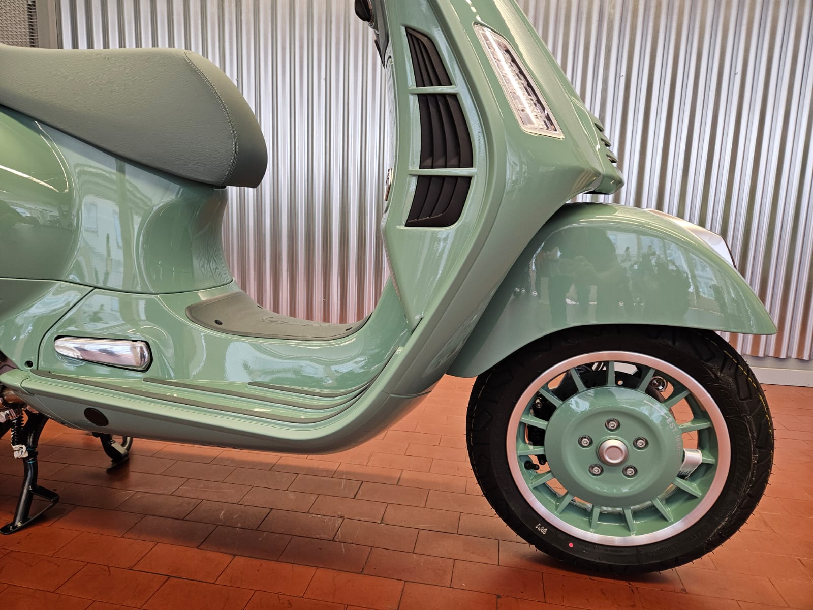 PIAGGIO GTS 310 80th Euro 5+-image-4