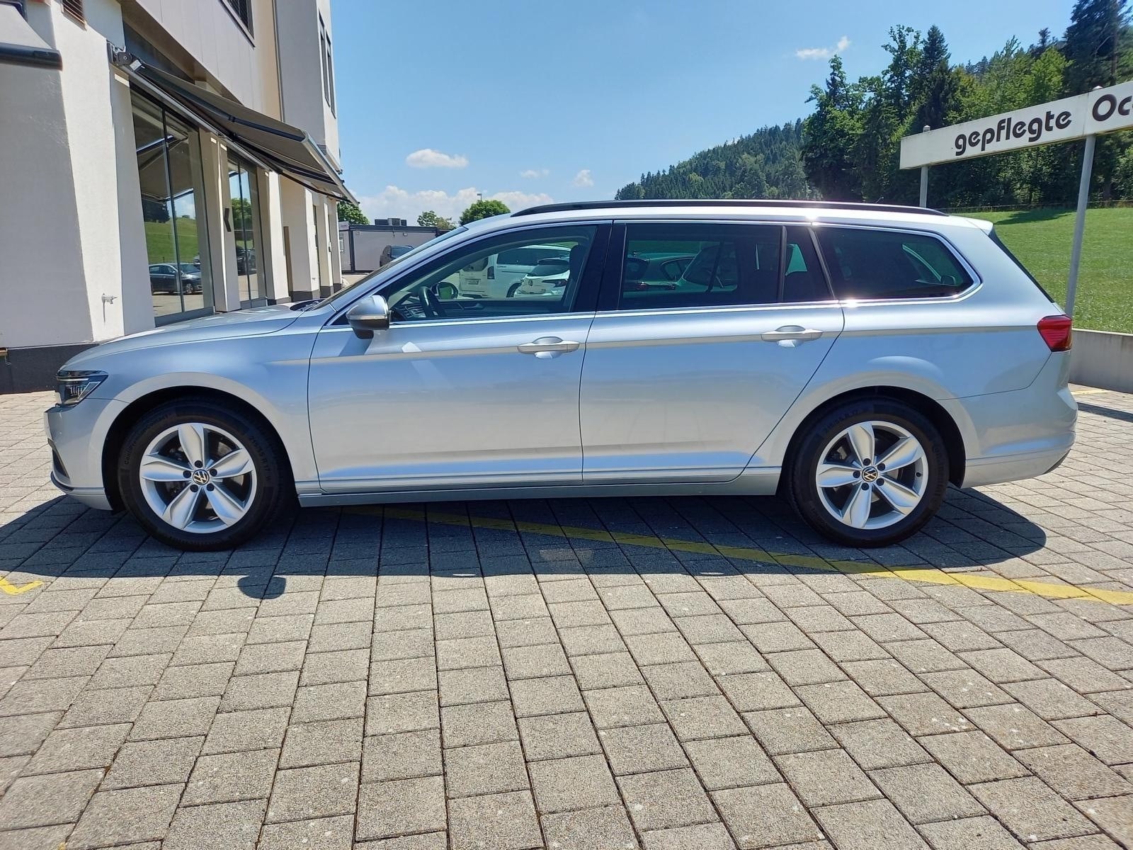 VW Passat 2.0 TDI BMT Business 4Motion DSG-showroom-element-2