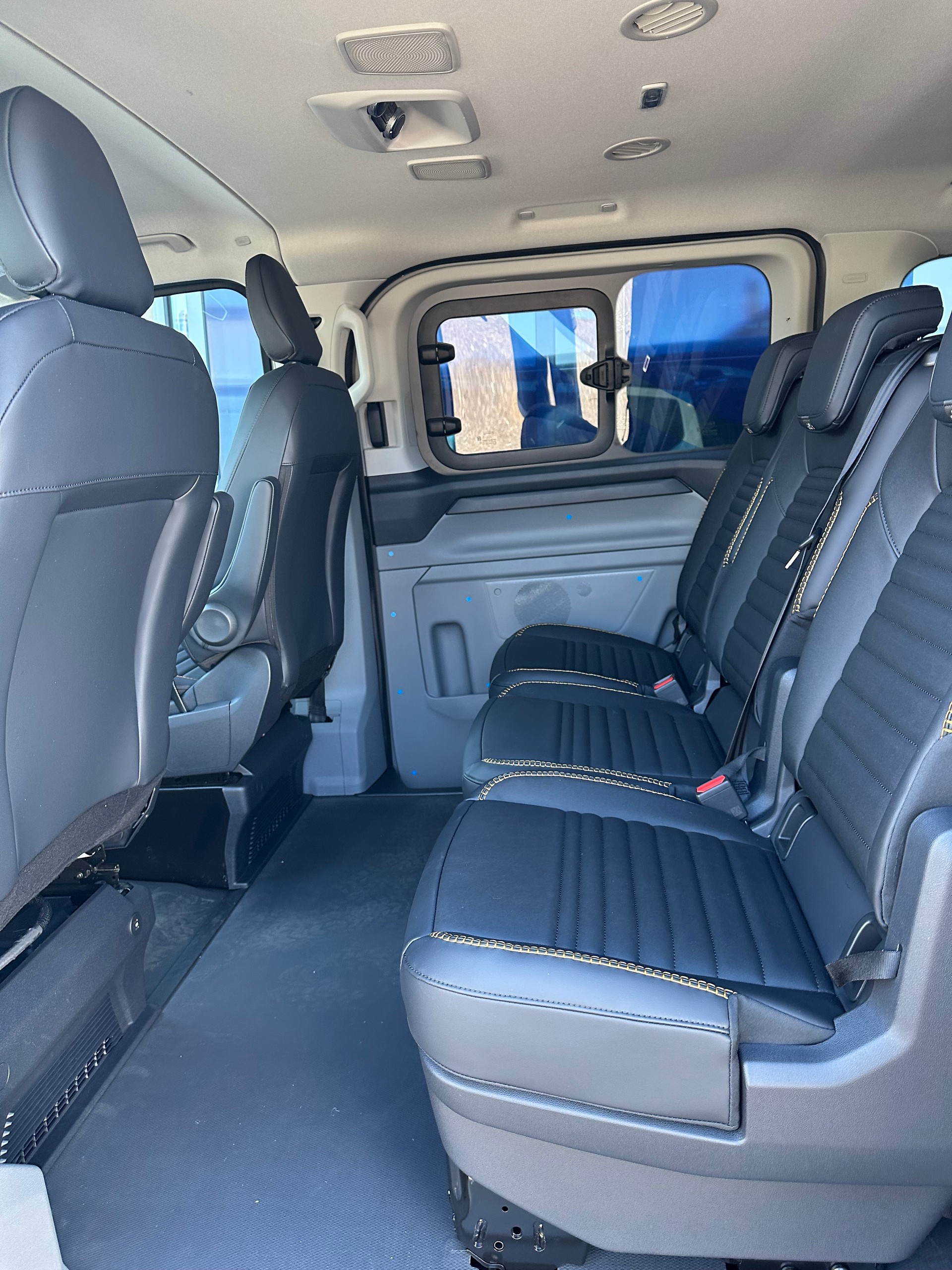 FORD Transit C combi 320 L1 2.0 Eco Trail/170CV/4x4 Aut.-image-11