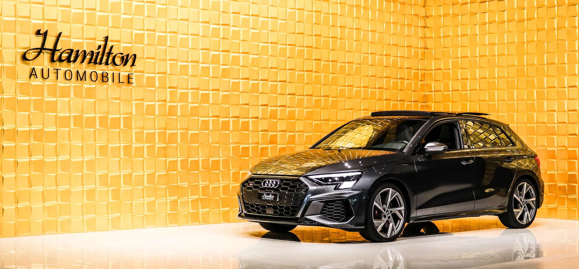 AUDI S3 Sportback 2.0 TFSI quattro S-tronic-showroom-element-1