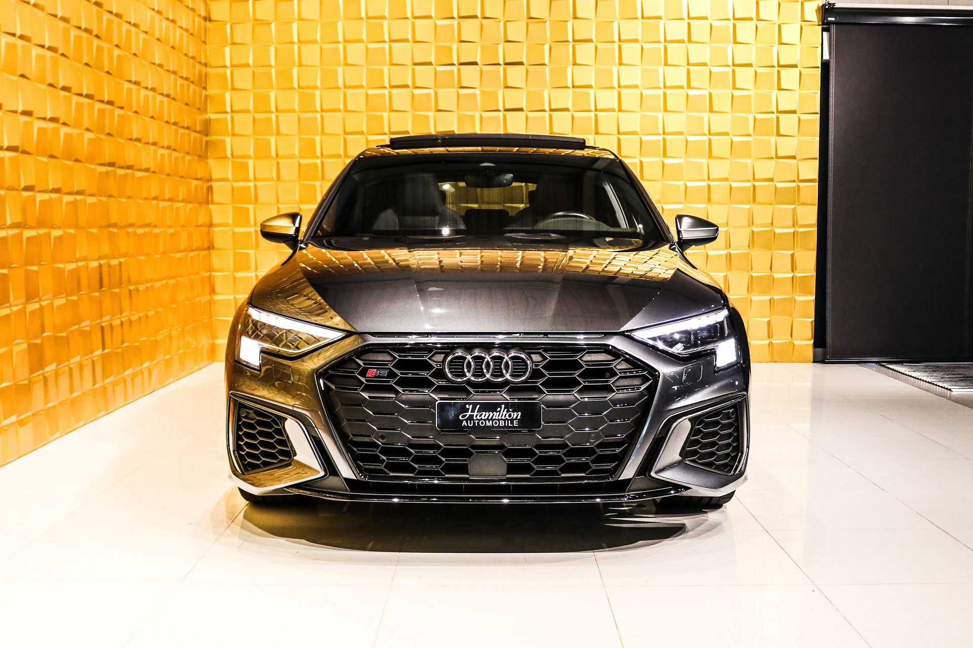 AUDI S3 Sportback 2.0 TFSI quattro S-tronic-showroom-element-2