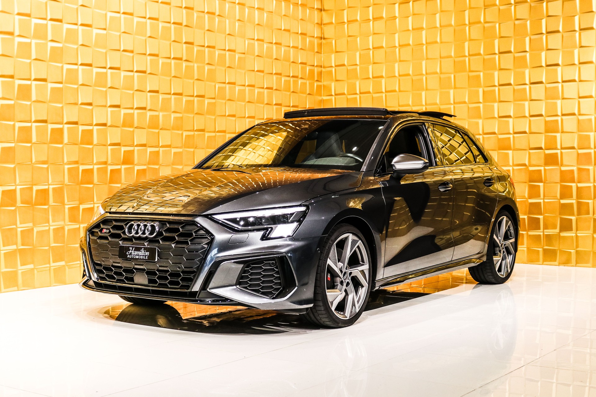 AUDI S3 Sportback 2.0 TFSI quattro S-tronic-showroom-element-3