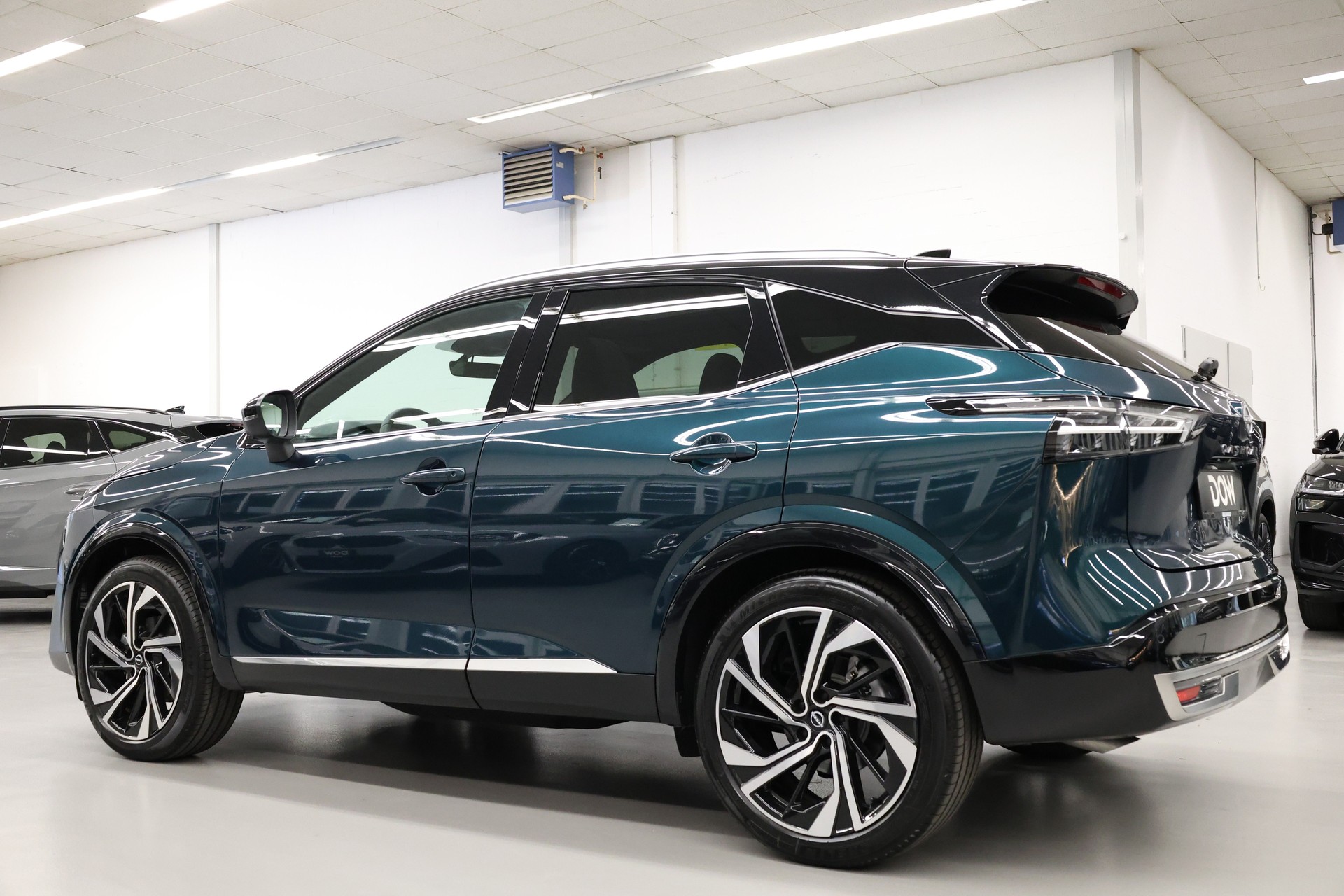 NISSAN Qashqai 1.3 DIG-T Tekna+ 4x4-image-5