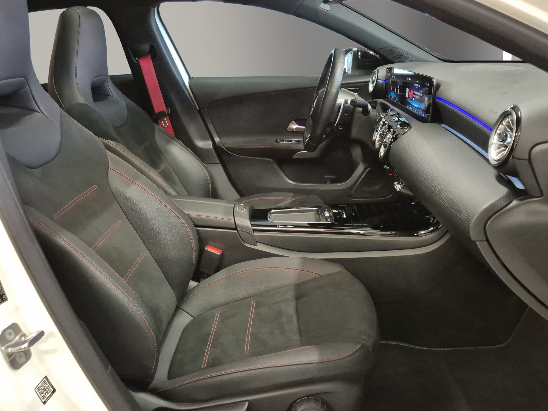 MERCEDES-BENZ A AMG 35 4Matic 8G-DCT -CH- LEASING à partir de CHF 450.-/mois-image-16