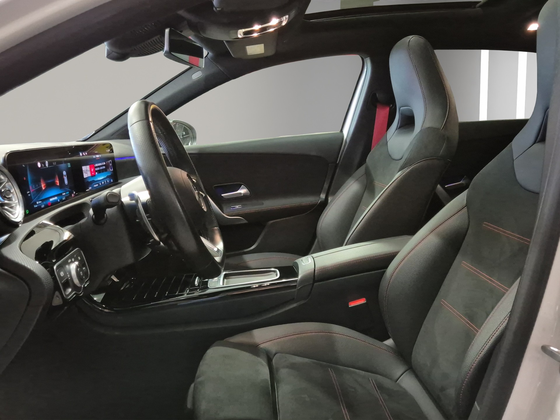 MERCEDES-BENZ A AMG 35 4Matic 8G-DCT -CH- LEASING à partir de CHF 450.-/mois-image-7