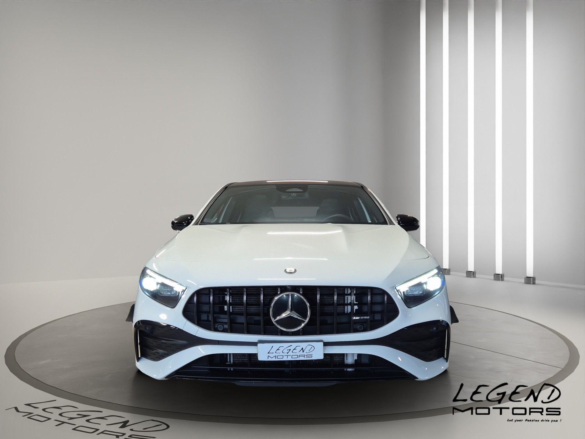 MERCEDES-BENZ A AMG 35 4Matic 8G-DCT -CH- LEASING à partir de CHF 450.-/mois-showroom-element-1