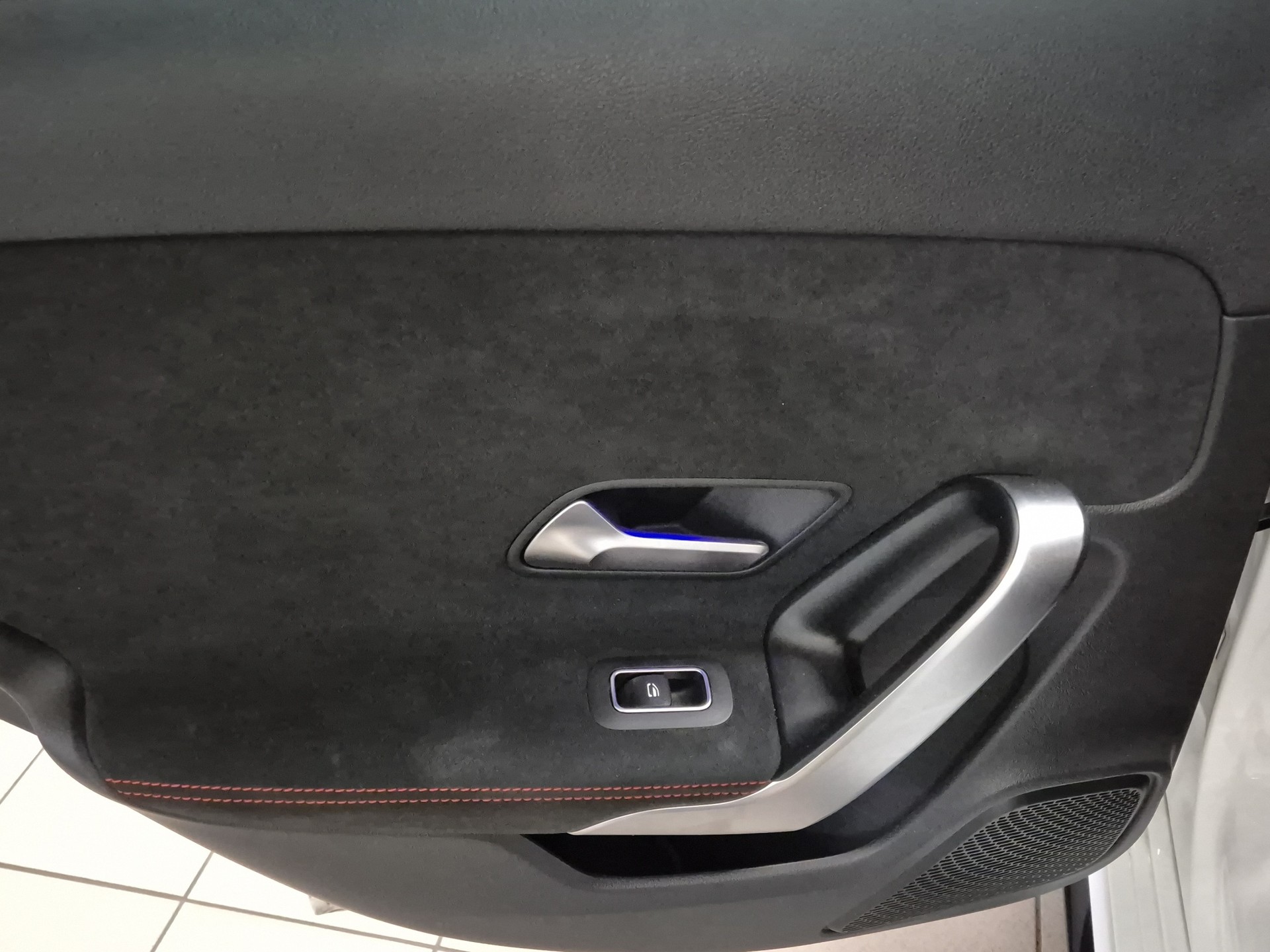 MERCEDES-BENZ A AMG 35 4Matic 8G-DCT -CH- LEASING à partir de CHF 450.-/mois-image-11