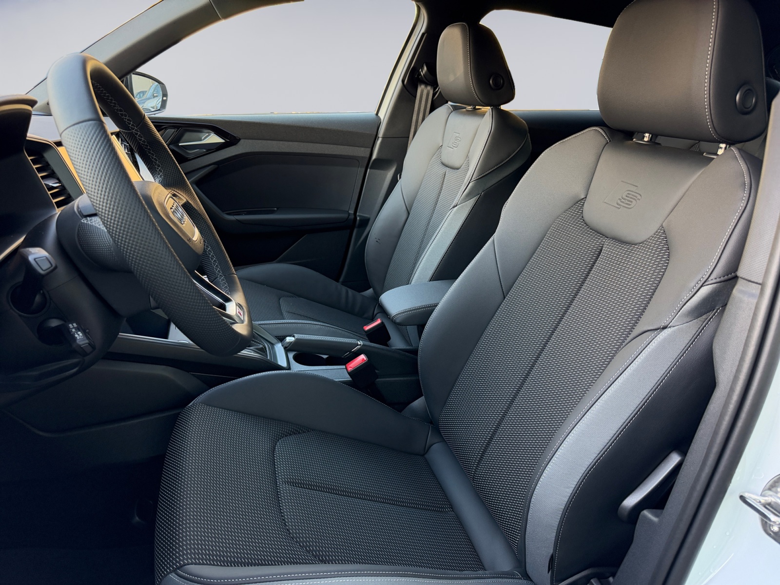 AUDI A1 Sportback 30 TFSI S Line Attraction S-tronic-image-6
