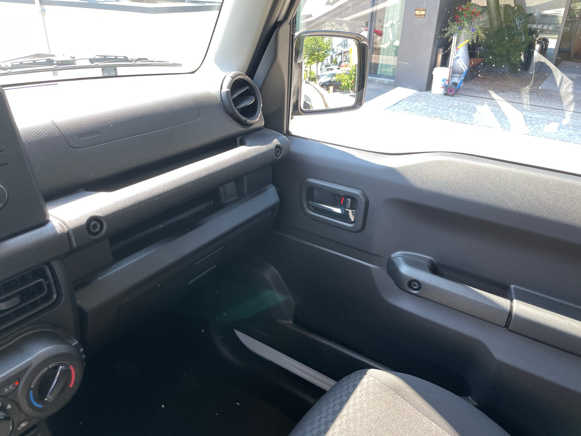 SUZUKI Jimny 1.5 MAN 4x4 AMG Style Umbau-image-17