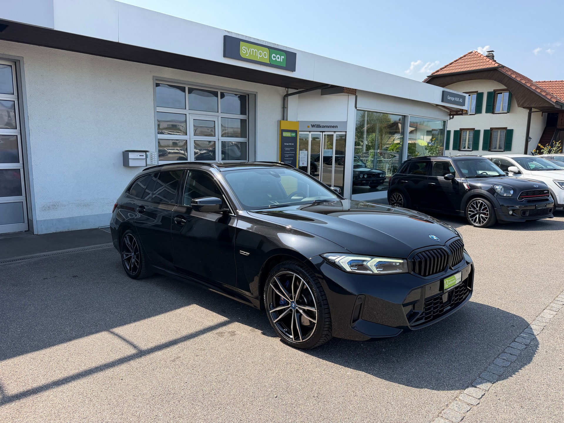 BMW 330e x DriveTouring Steptronic M Sport+++ANHÄNGERKUPPLUNG+++PANORAMADACH+++