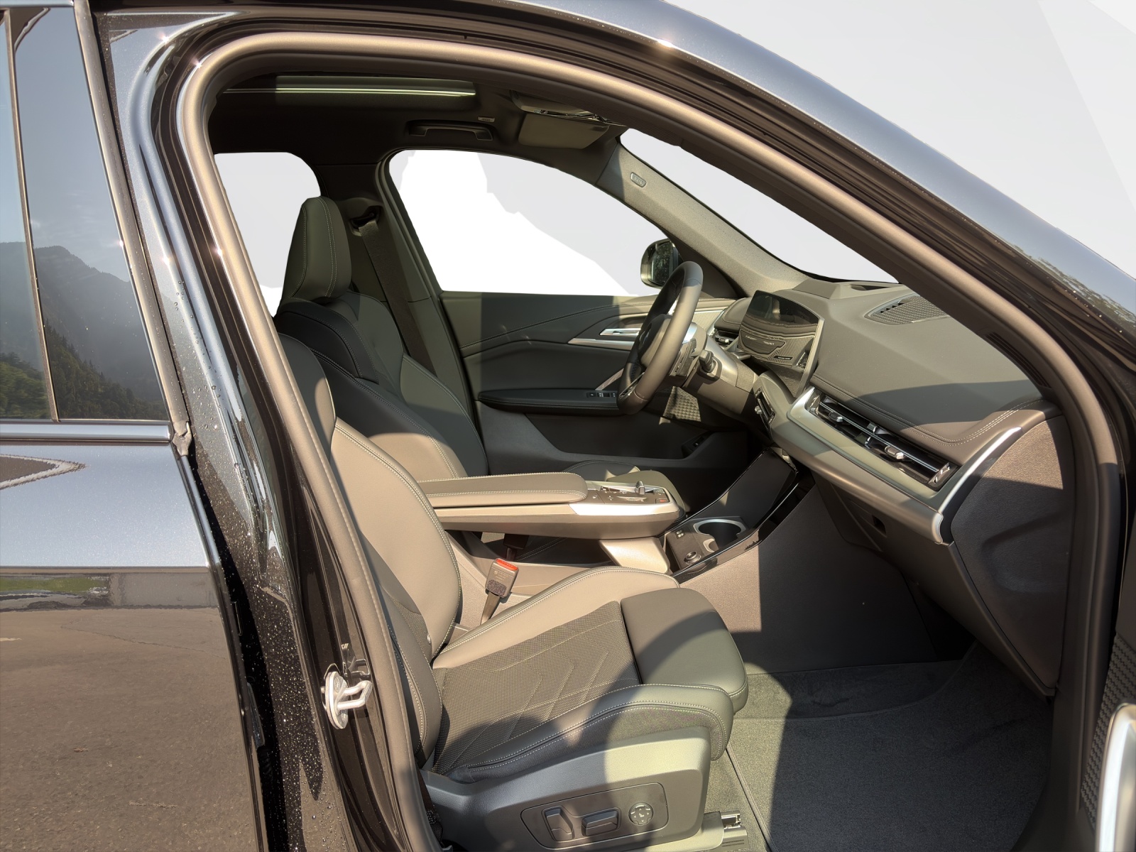 BMW X1 23i xDrive-image-16