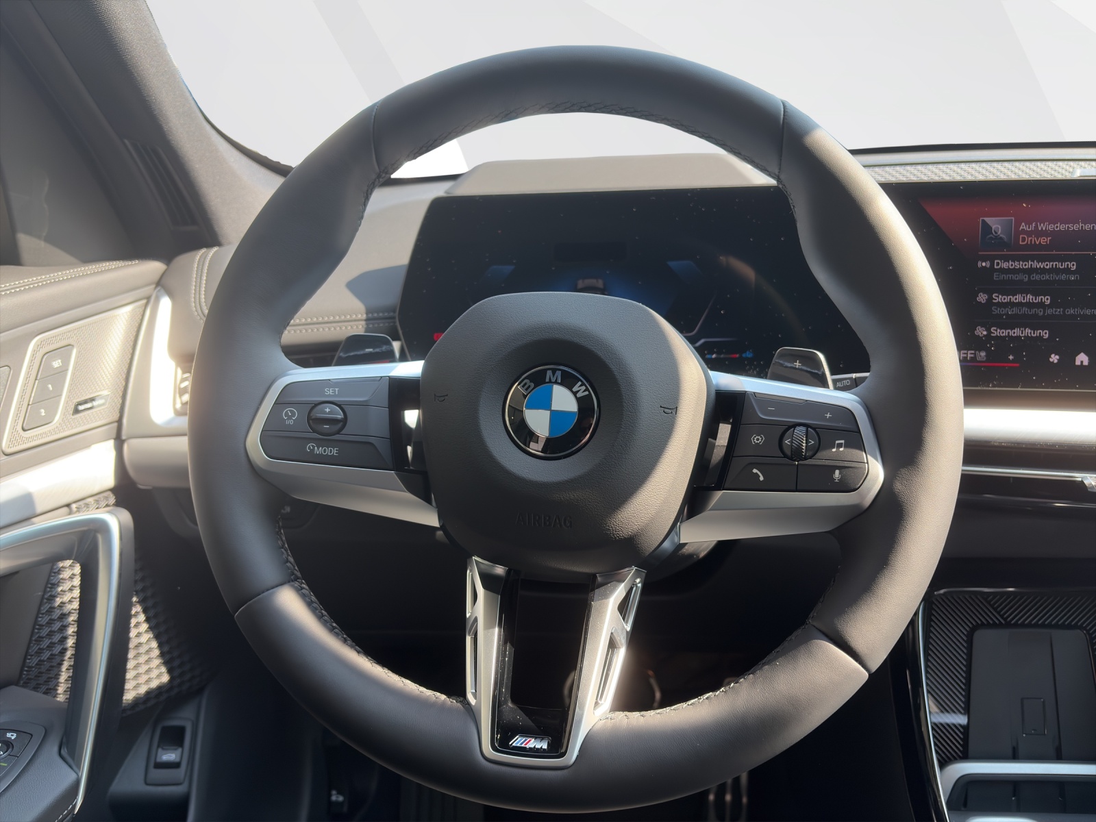 BMW X1 23i xDrive-image-11