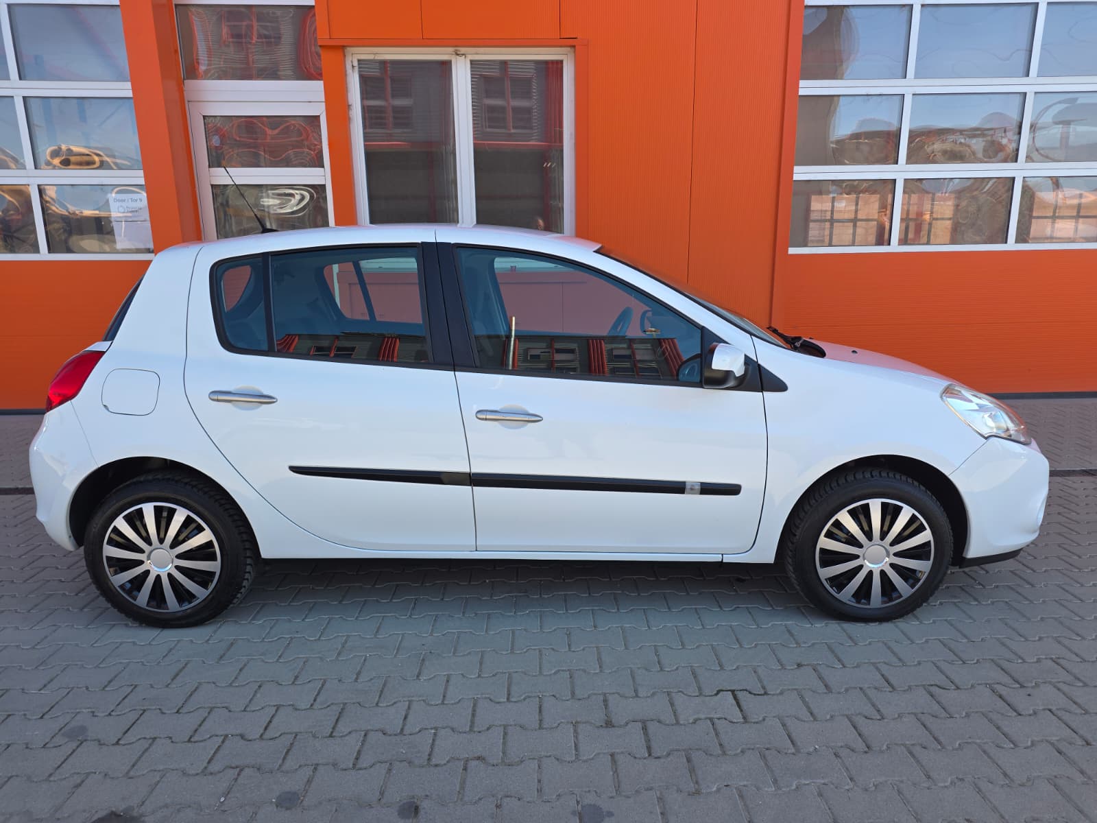 RENAULT Clio 1.2 16V Expression-image-4