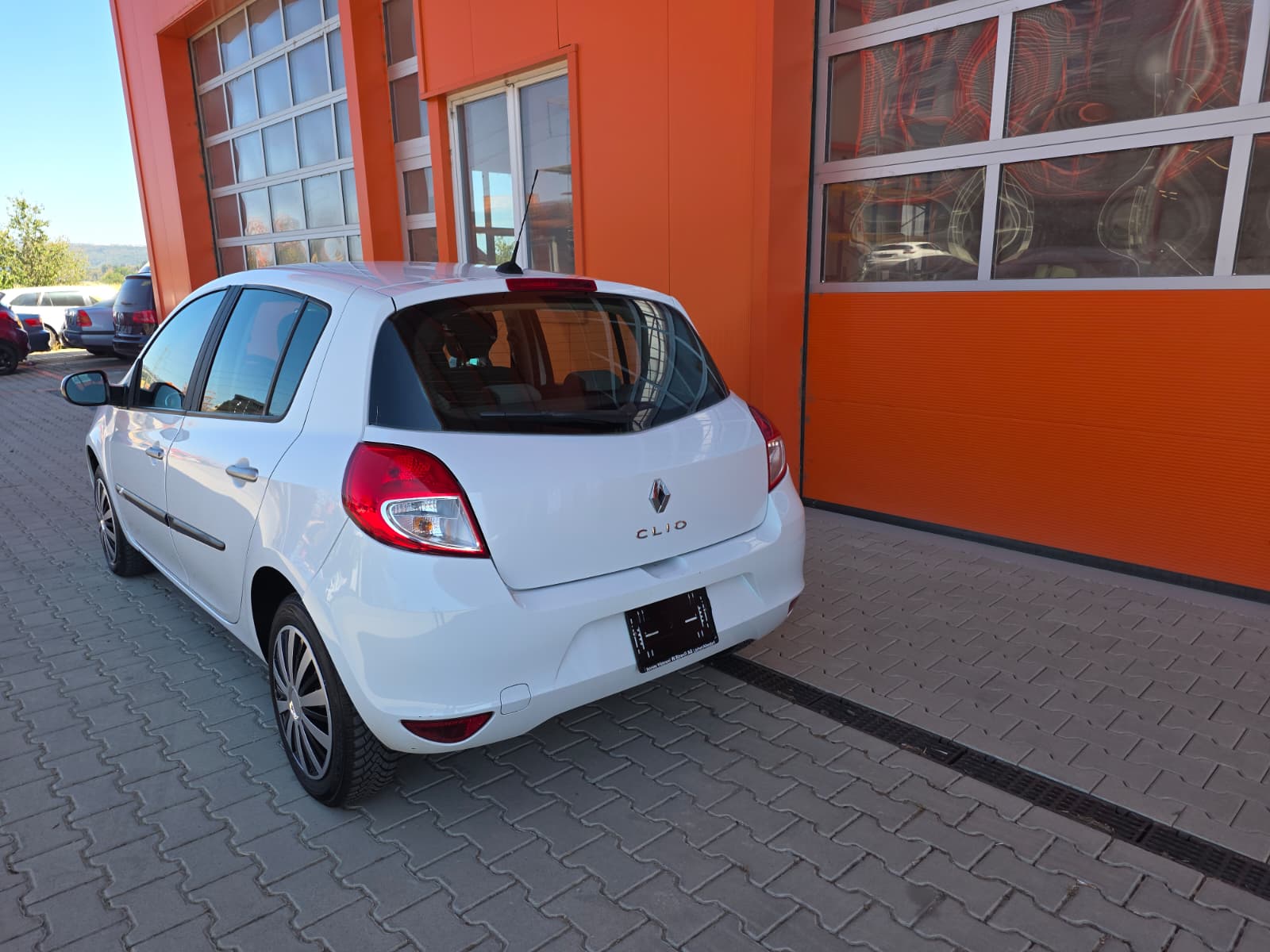RENAULT Clio 1.2 16V Expression-showroom-element-1