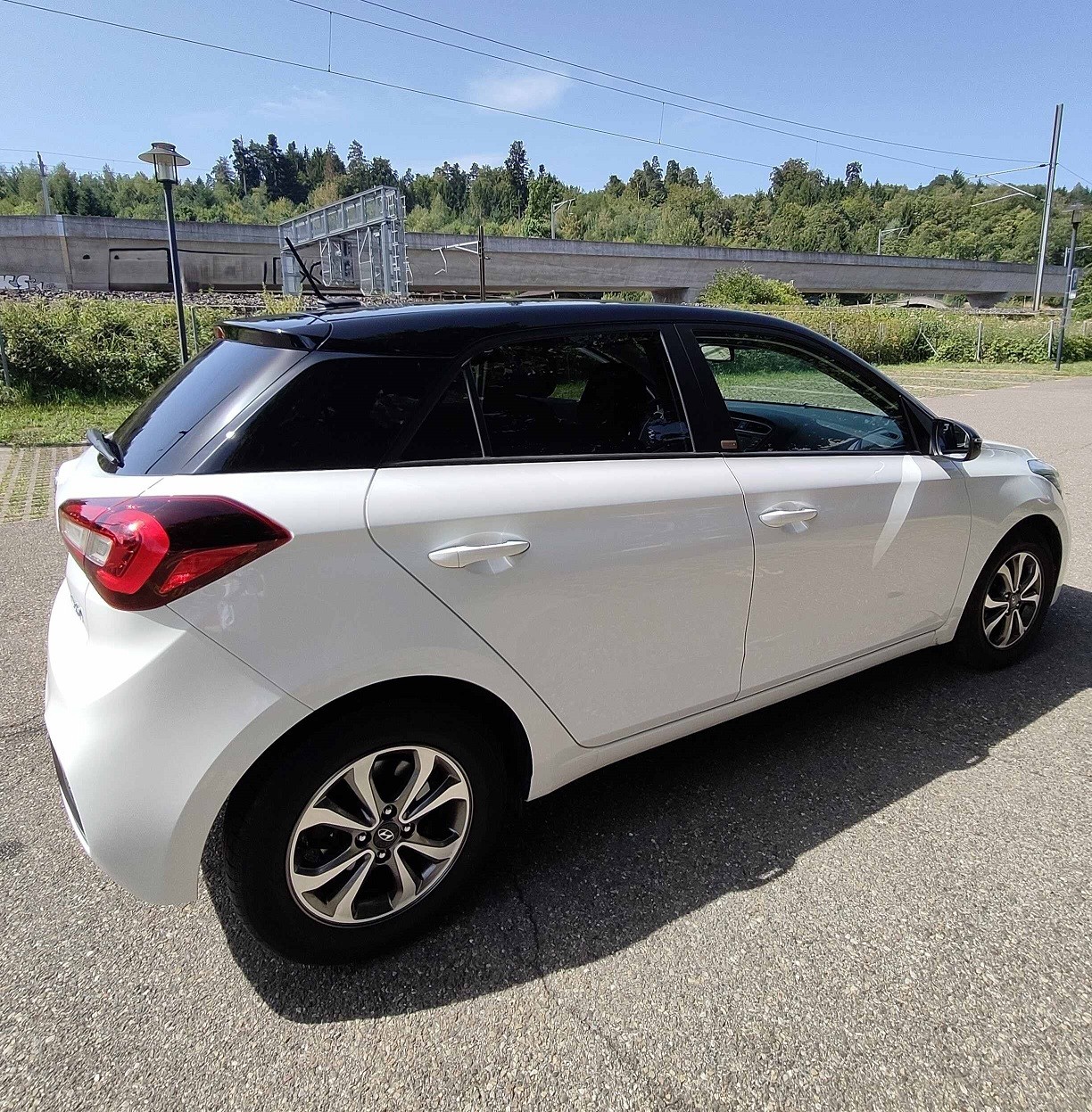 HYUNDAI i20 Active 1.0 T-GDi Amplia DCT-showroom-element-1