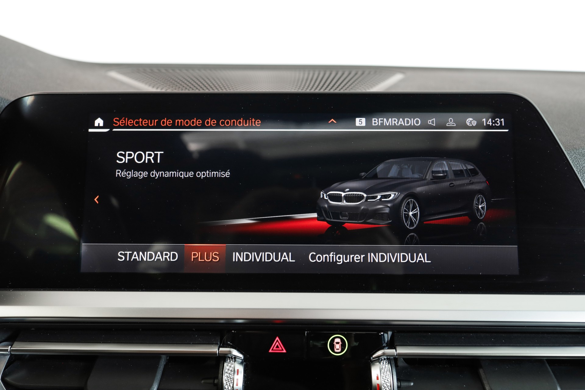 BMW M340d xDrive 48V Touring Steptronic Sport-image-16