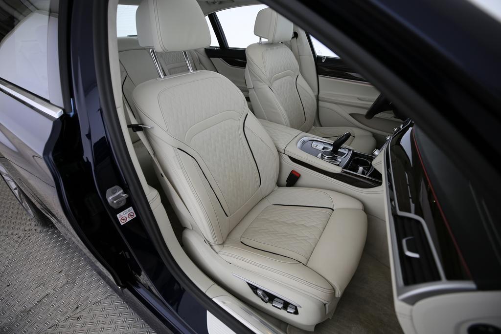 BMW 730d xDrive-image-12