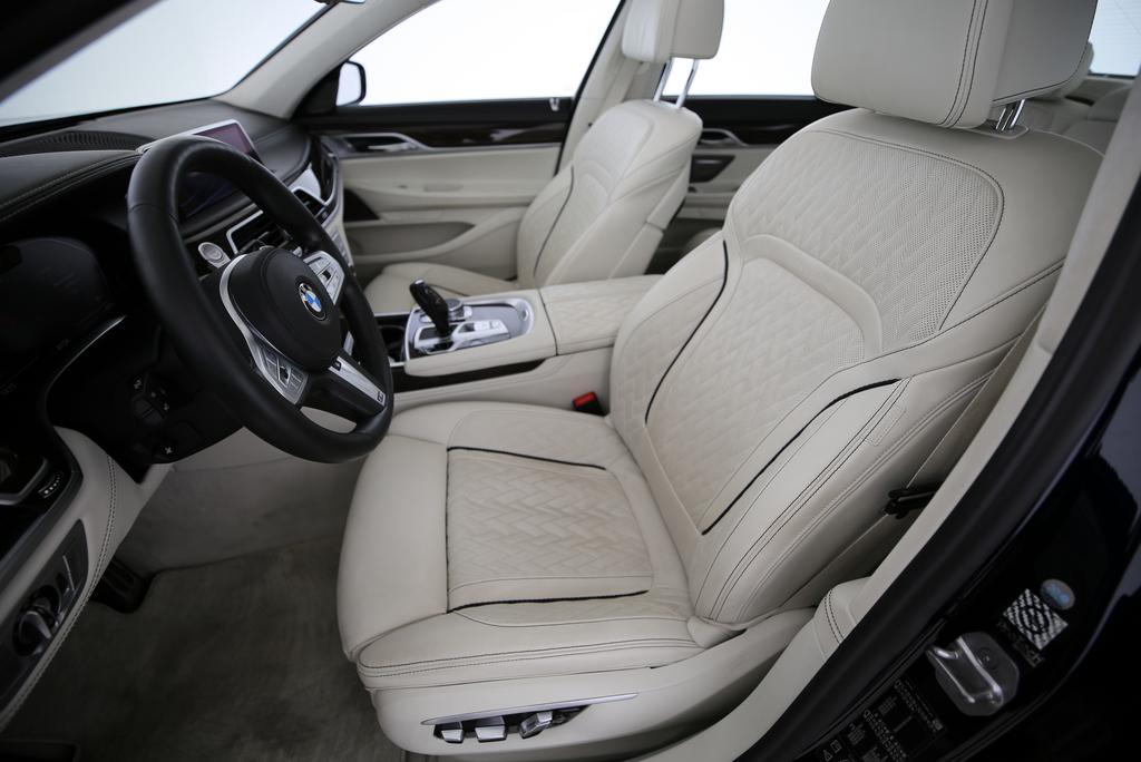 BMW 730d xDrive-showroom-element-2