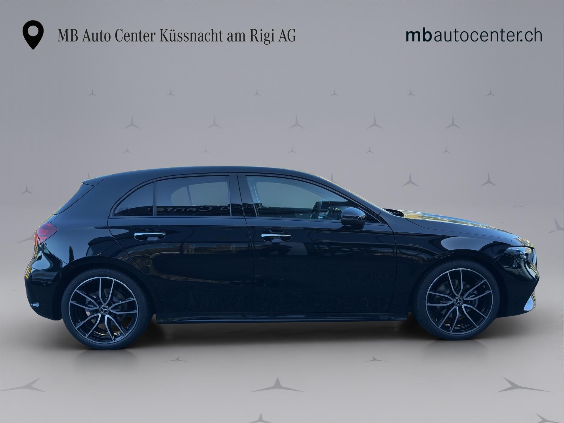MERCEDES-BENZ A 200 AMG Line-image-6