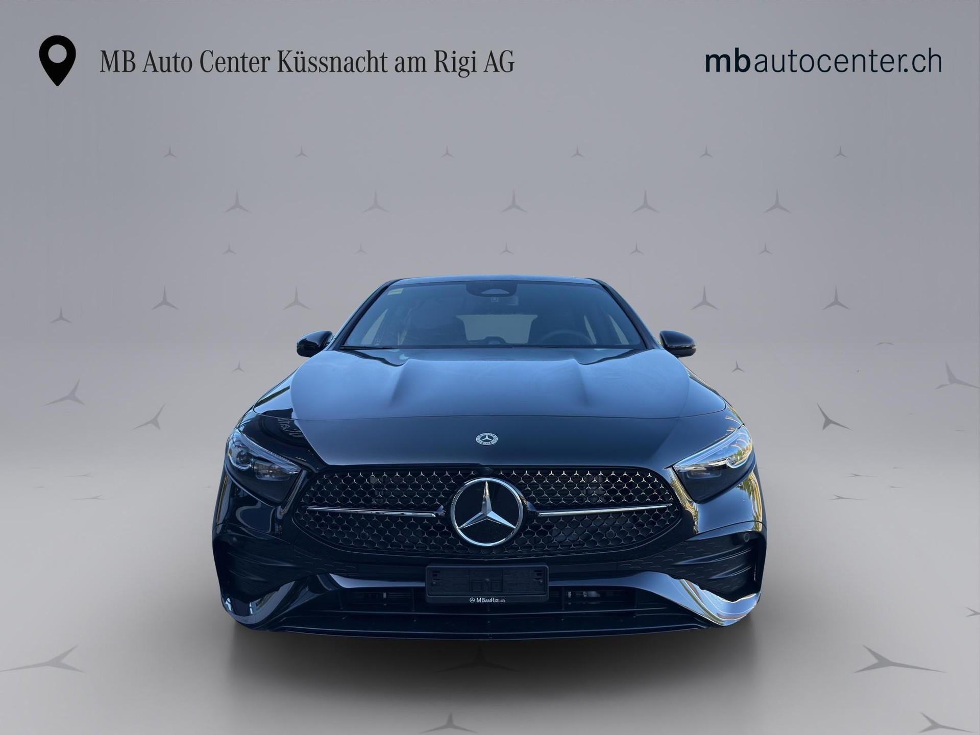 MERCEDES-BENZ A 200 AMG Line-showroom-element-1