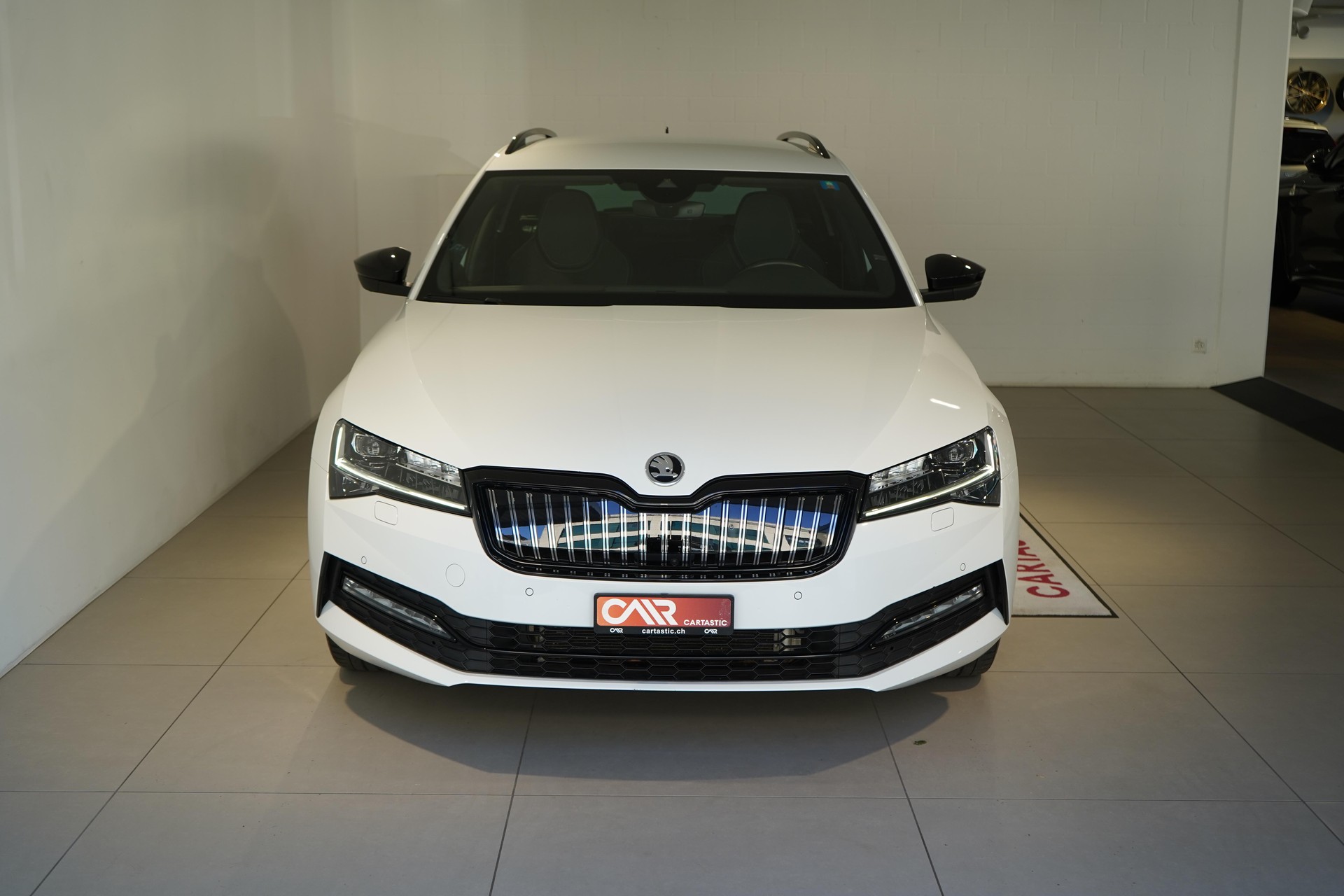 SKODA Superb Combi 1.4 TSI PHEV SportLine DSG-showroom-element-1