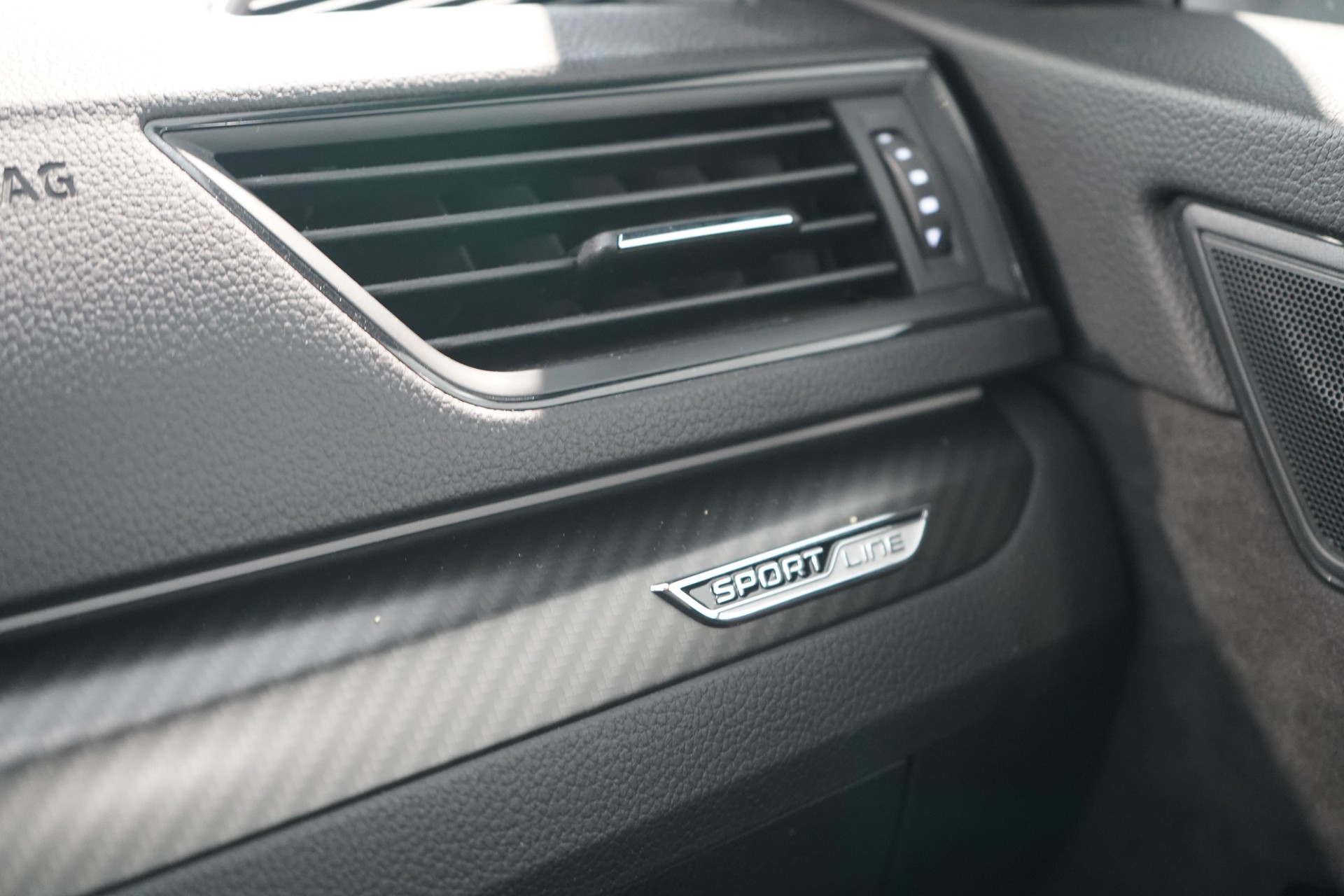 SKODA Superb Combi 1.4 TSI PHEV SportLine DSG-image-15