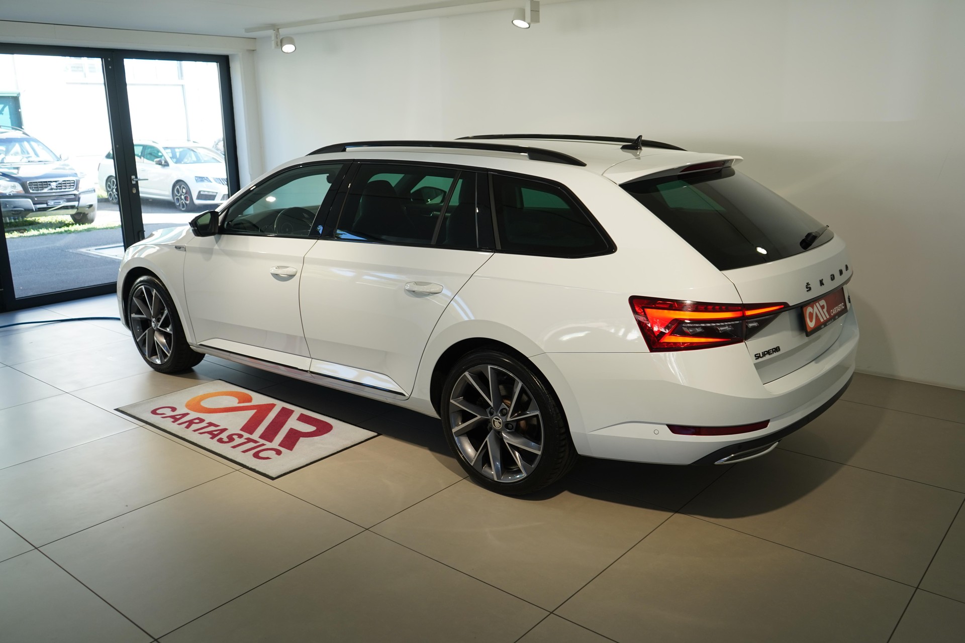 SKODA Superb Combi 1.4 TSI PHEV SportLine DSG-showroom-element-2