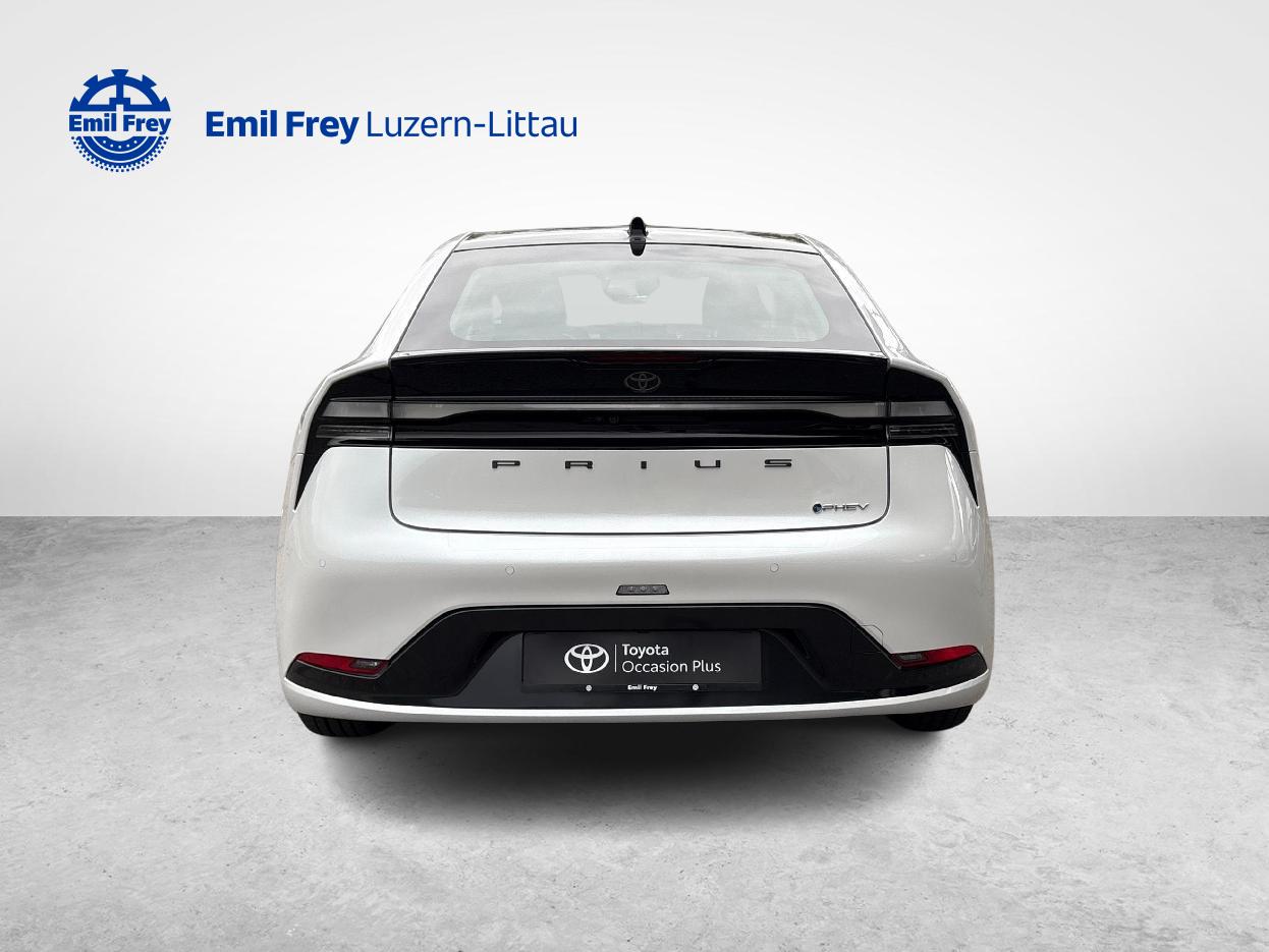 TOYOTA Prius 2.0 Plug-In-Hybrid Premium-showroom-element-3