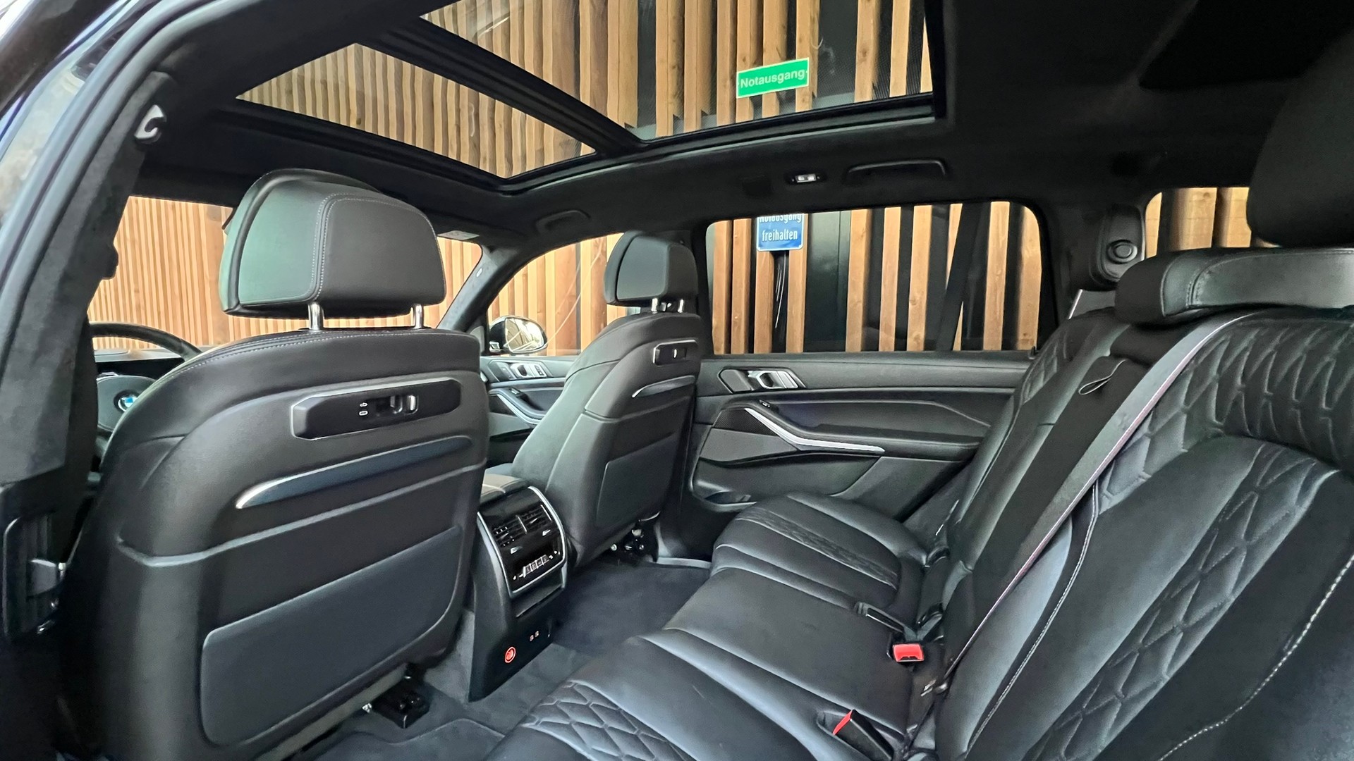 BMW X7 xDRIVE 48V 40i M SPORT PRO BLACK CARBON STEPTRONIC l 380 PS-image-26