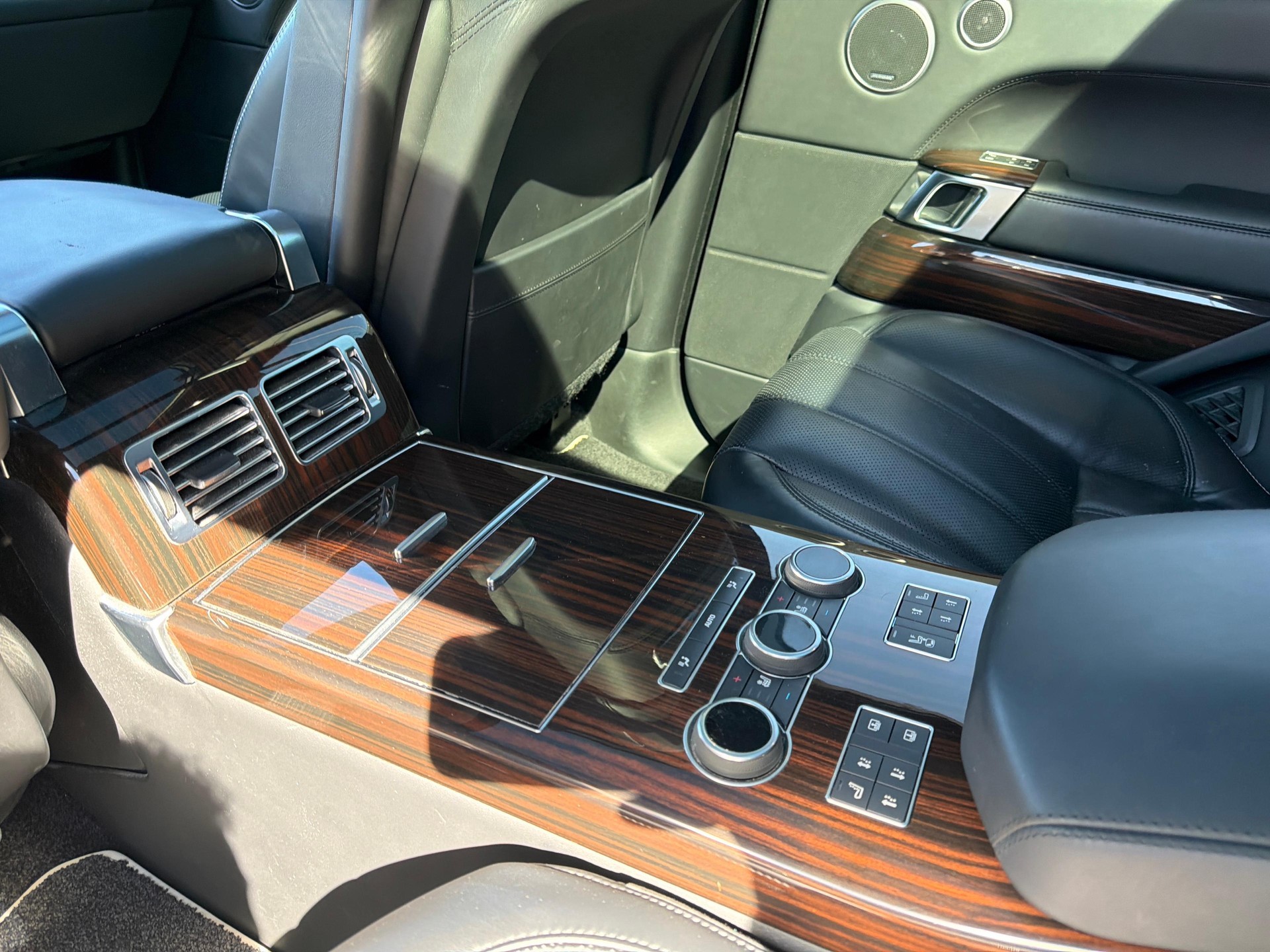 LAND ROVER Range Rover 5.0 V8 SC Autobiography-image-13