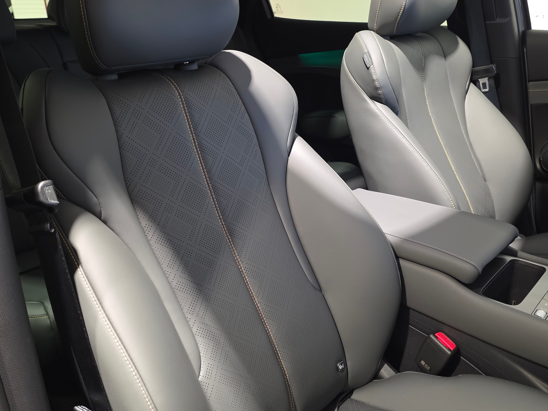 BYD Atto 3 EVO 74.8 kWh Excellence AWD-image-19
