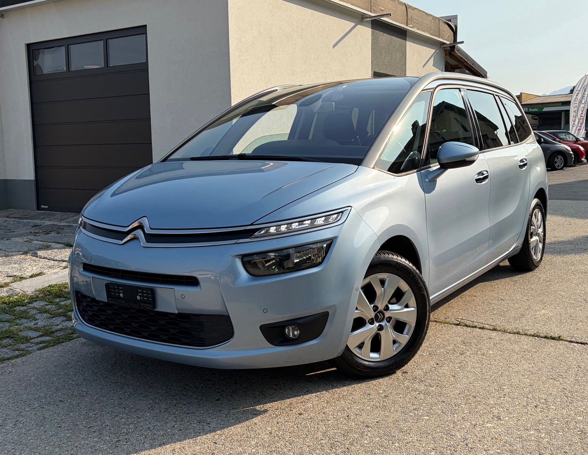 CITROEN Grand C4 Picasso 1.6i Intensive 7 POSTI-image-1