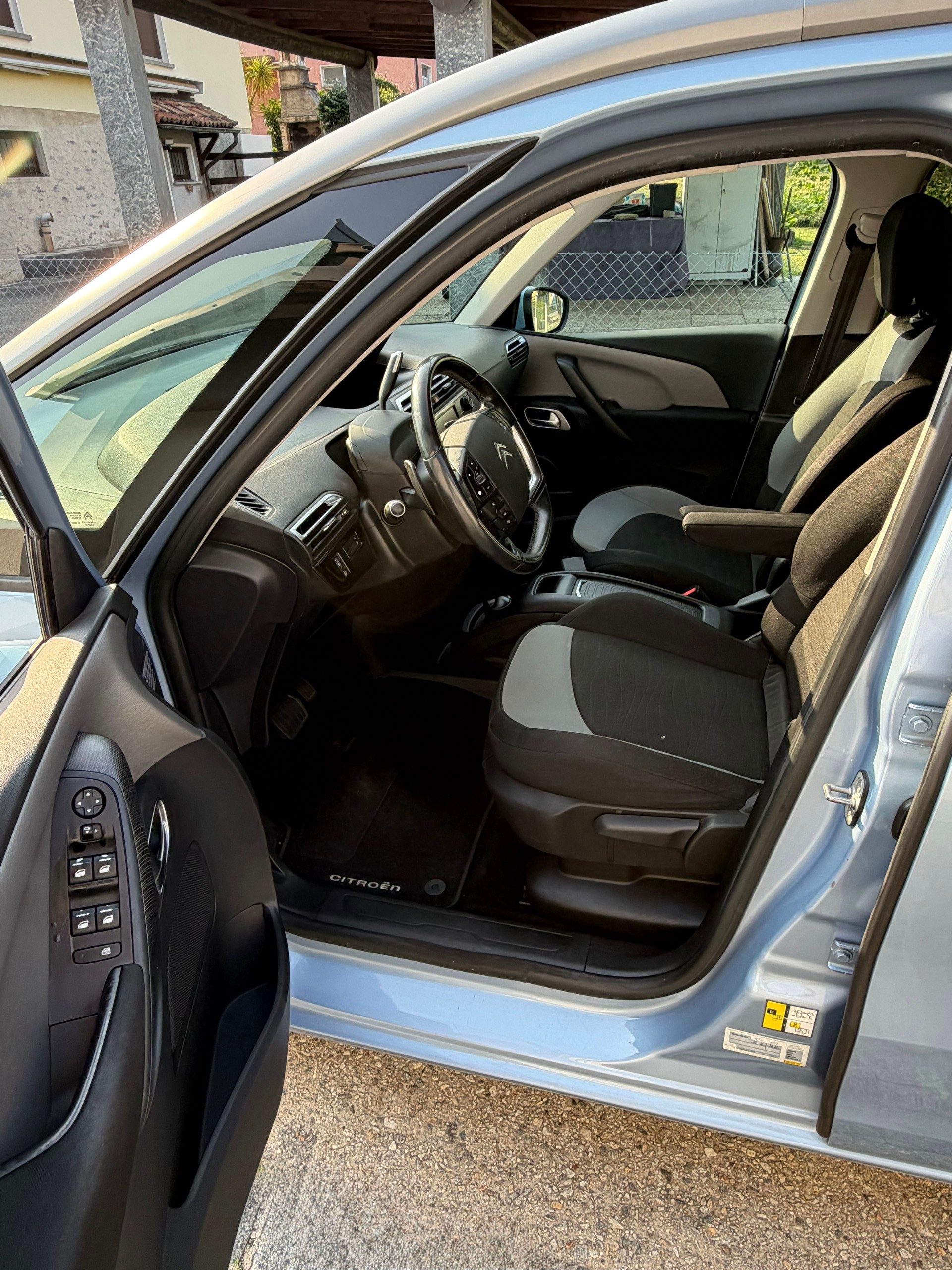 CITROEN Grand C4 Picasso 1.6i Intensive 7 POSTI-image-6