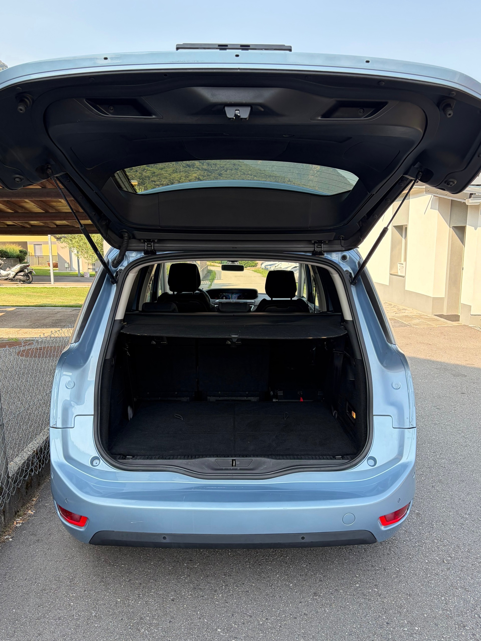 CITROEN Grand C4 Picasso 1.6i Intensive 7 POSTI-image-14