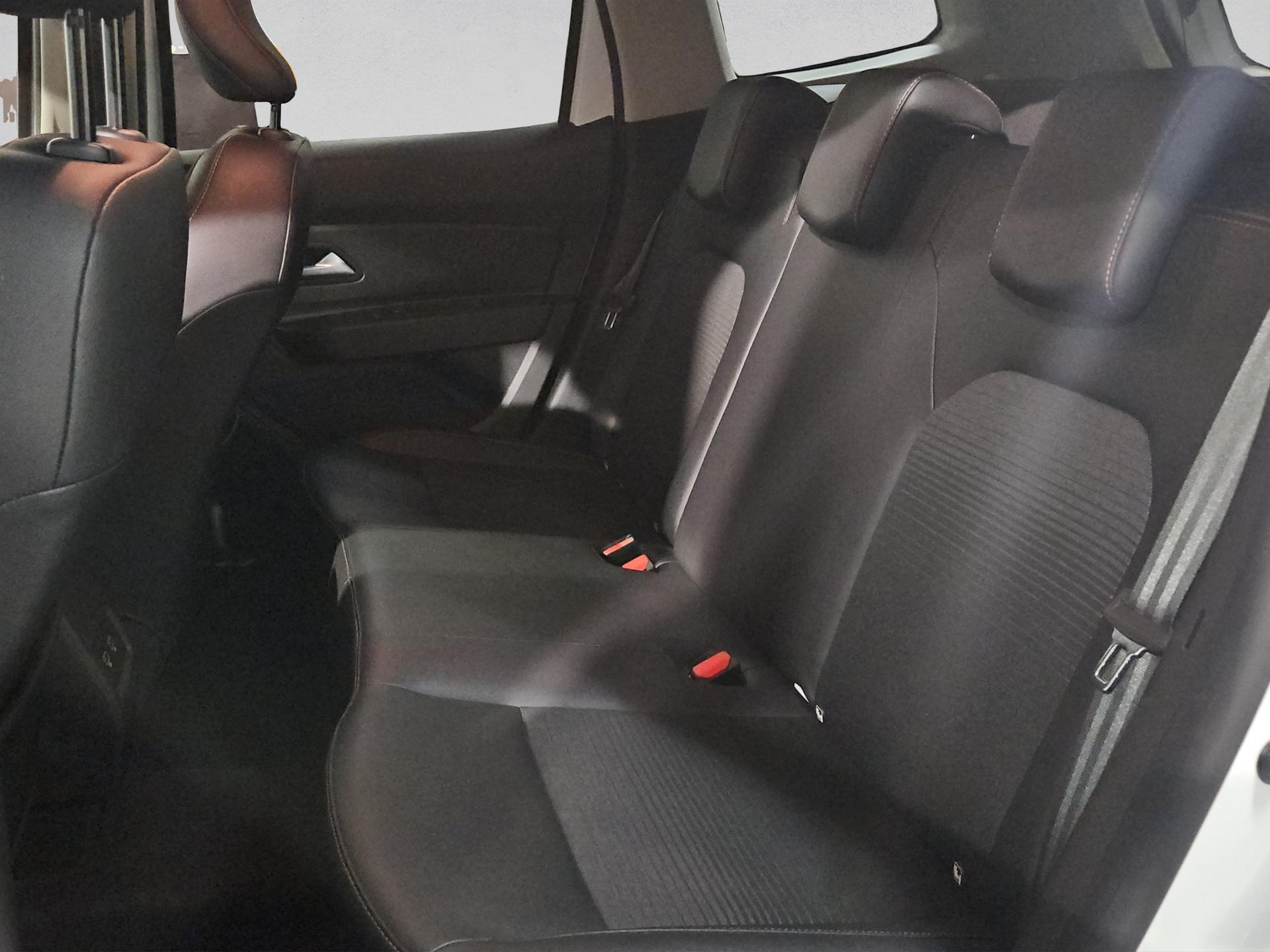 DACIA Duster TCe 150 Extreme EDC 4x2-image-14