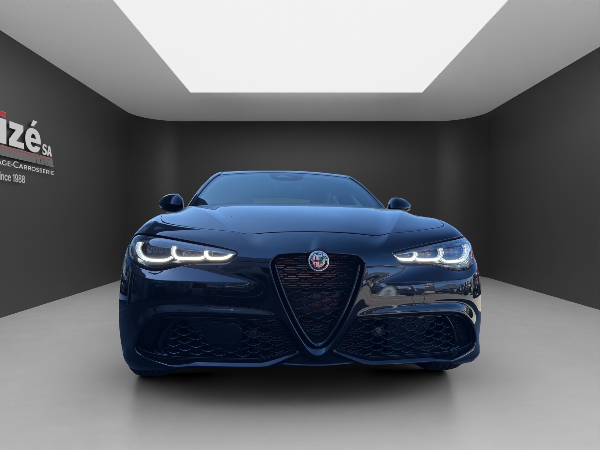 ALFA ROMEO Giulia 2.0 Sprint Q4 AT8-showroom-element-1