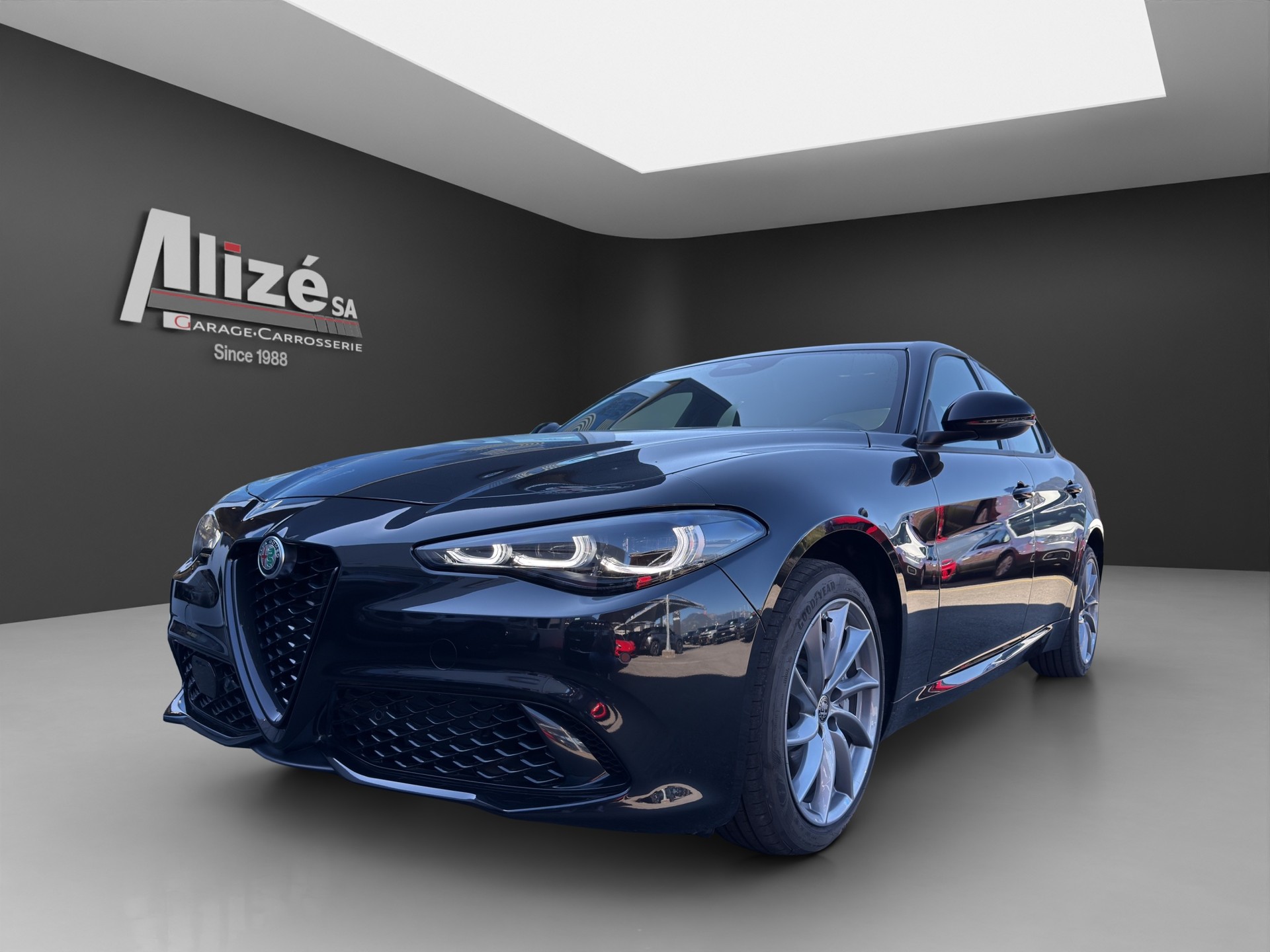 ALFA ROMEO Giulia 2.0 Sprint Q4 AT8-showroom-element-2
