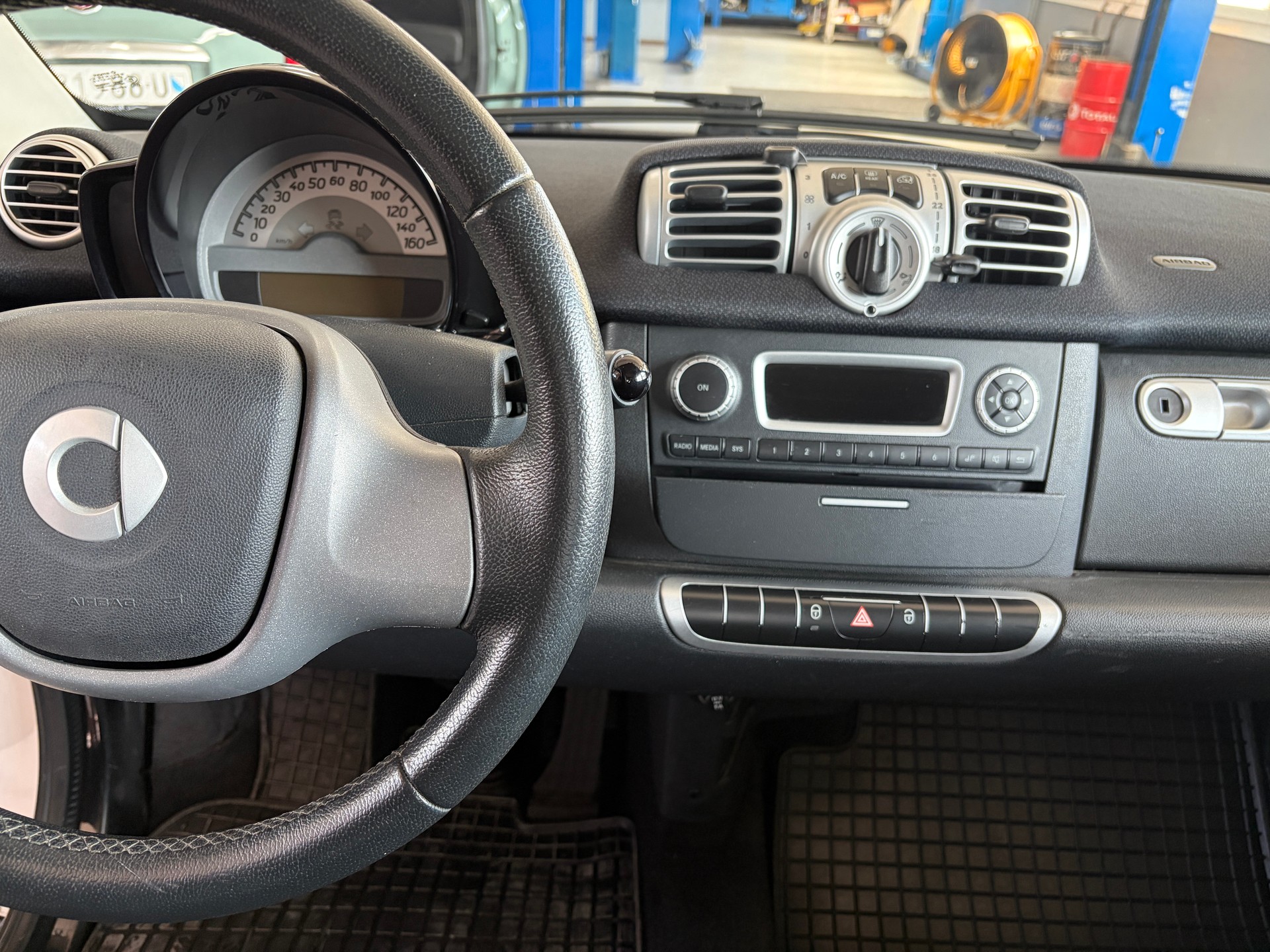 SMART fortwo softouch-image-9