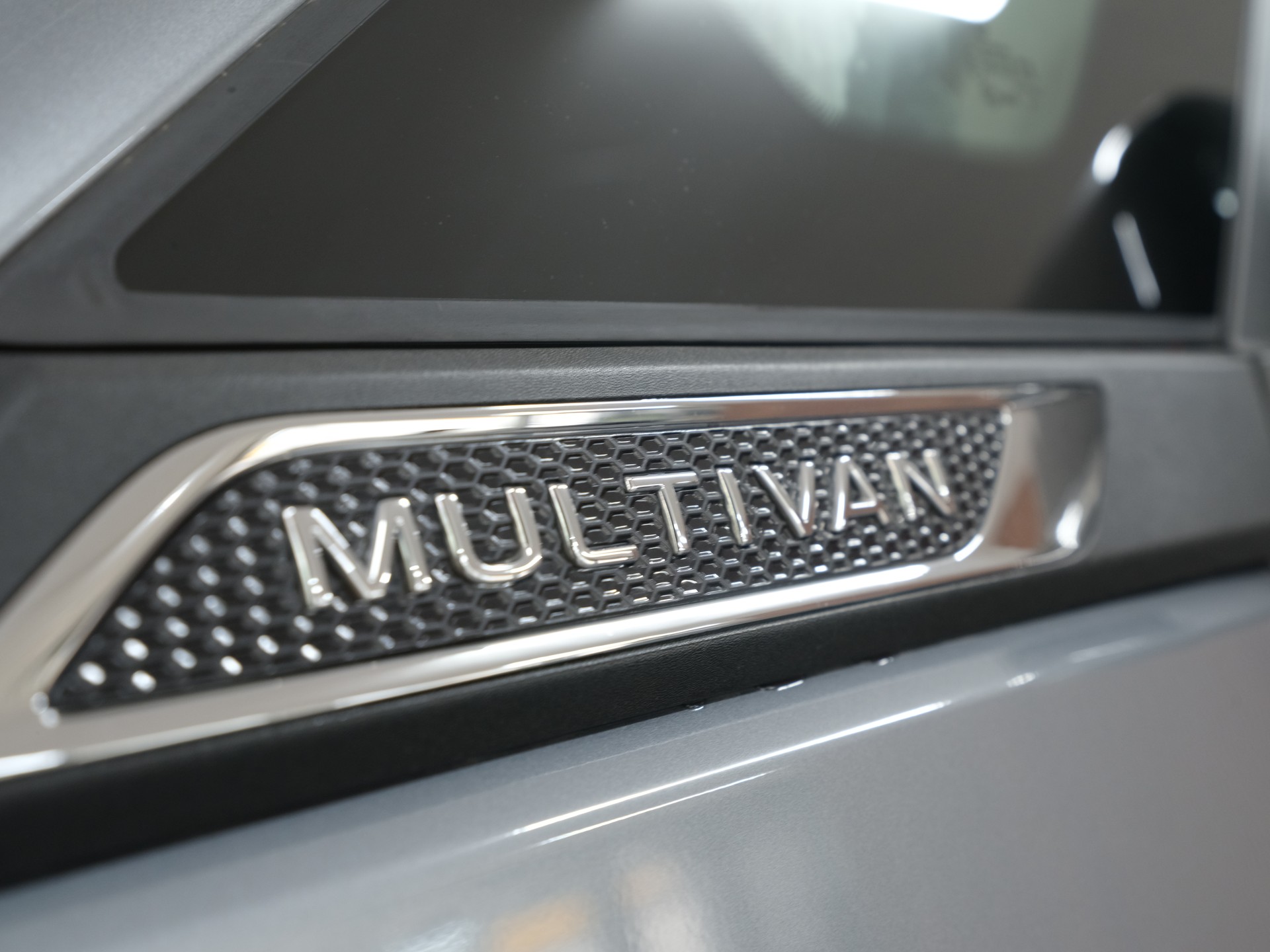 VW Multivan 2.0 TSI Life DSG Lang *Panorama* *360 Kamera* *Vollausstattung*-image-12